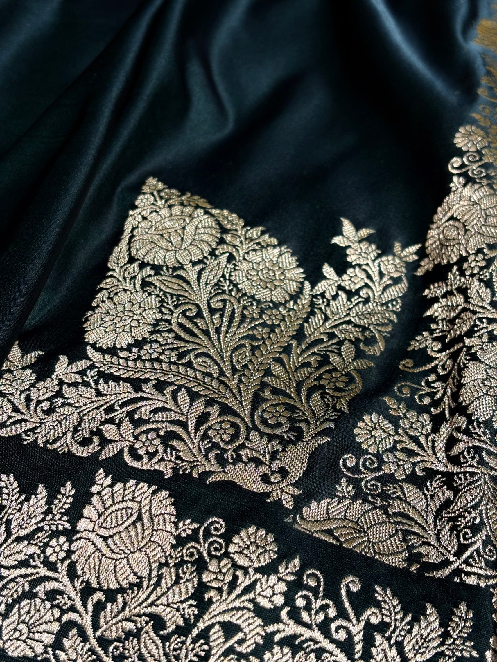 Dark Bottle Green Shades Floral Border Mashru Silk Saree MSM-59