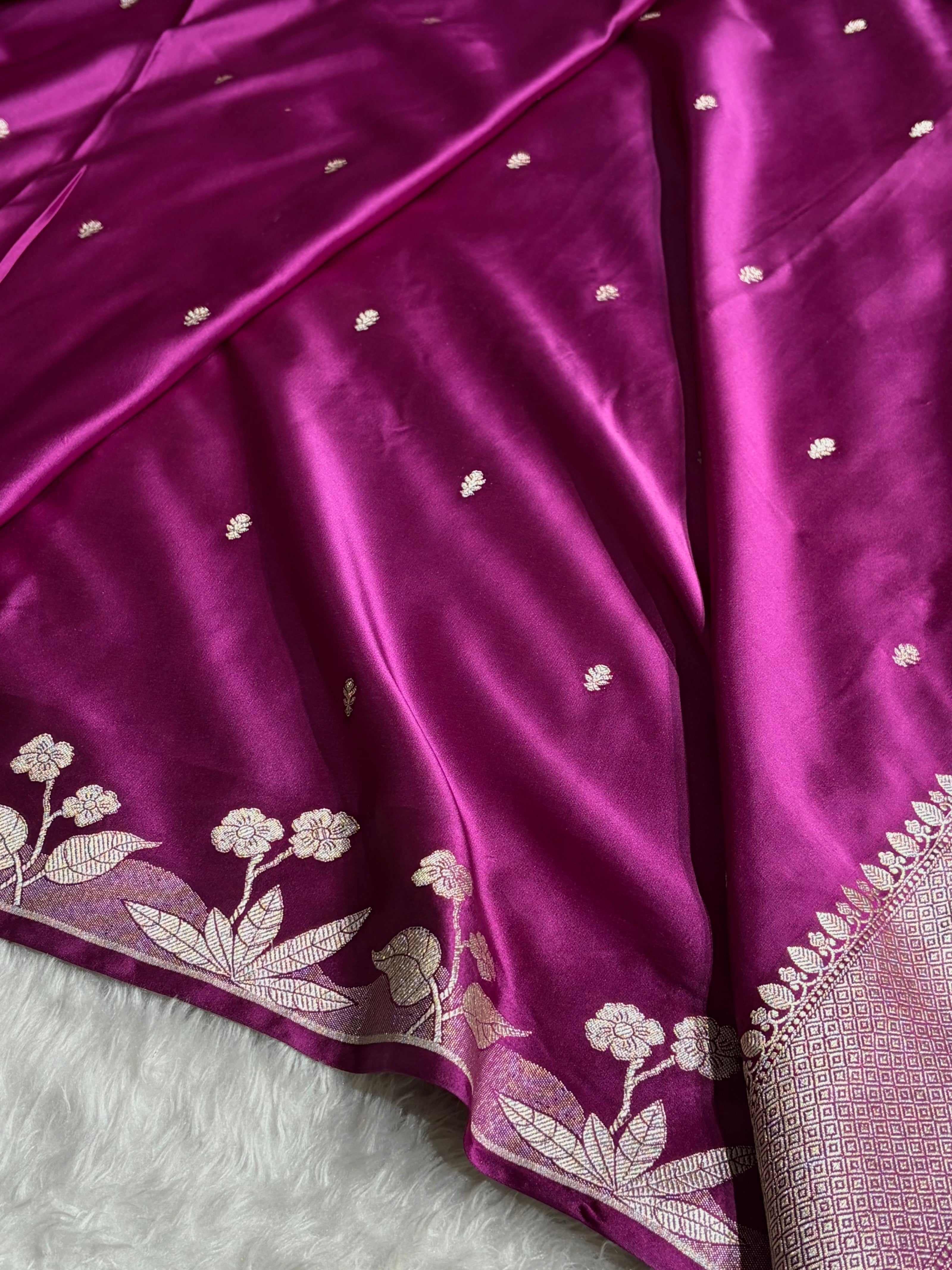 Wine Shades Floral Border Booti Mashru Silk Saree