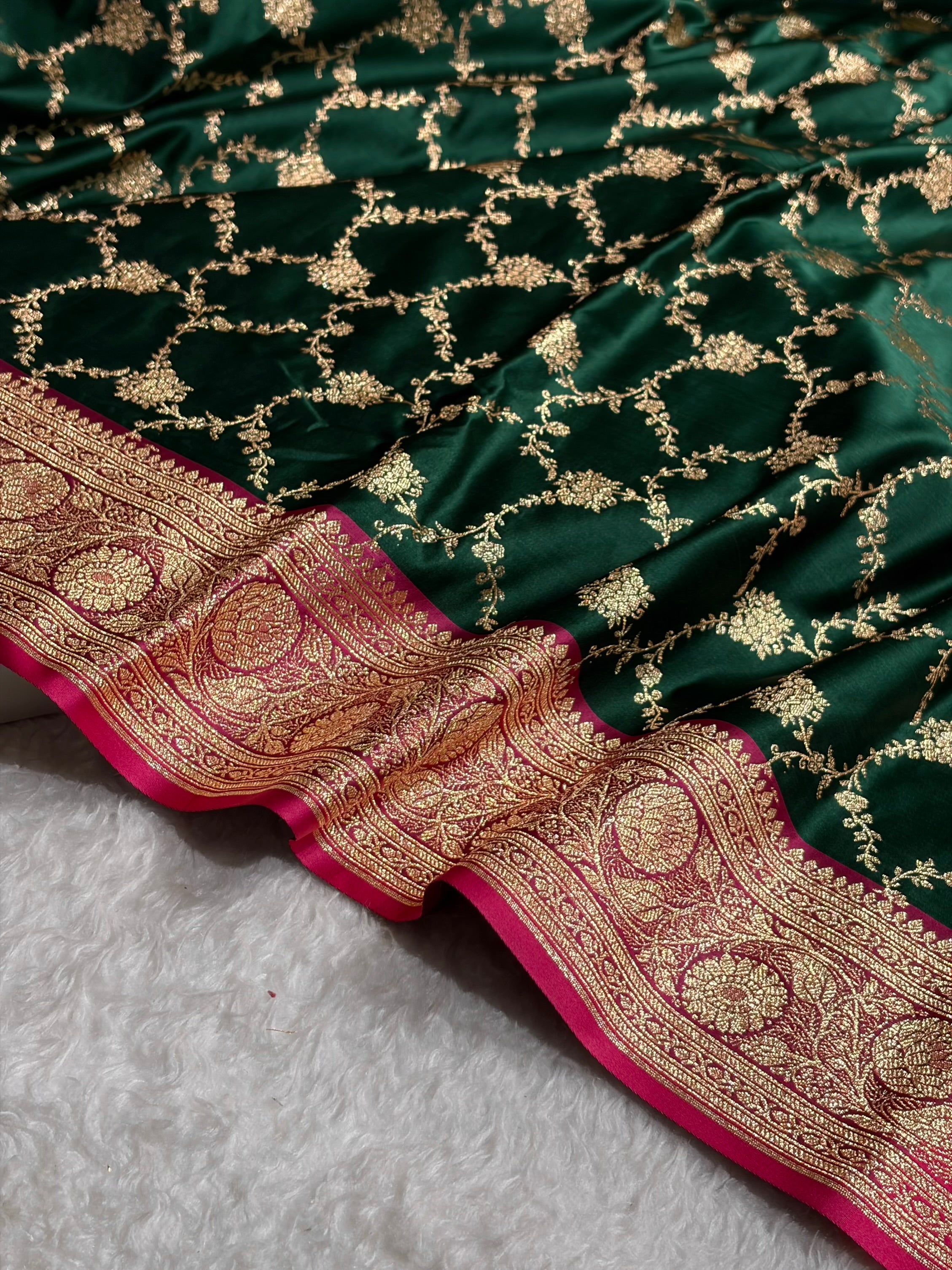 Banarasi Contrast Satin Katan Saree With Jaal Pattern in Bottle Green With Rani Shades SK124