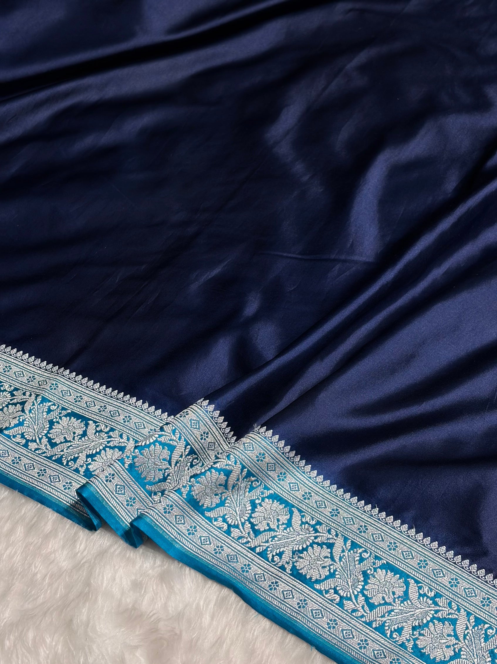 Contrast Navy Blue with Firozi Border Plain Mashru Silk Saree MS22