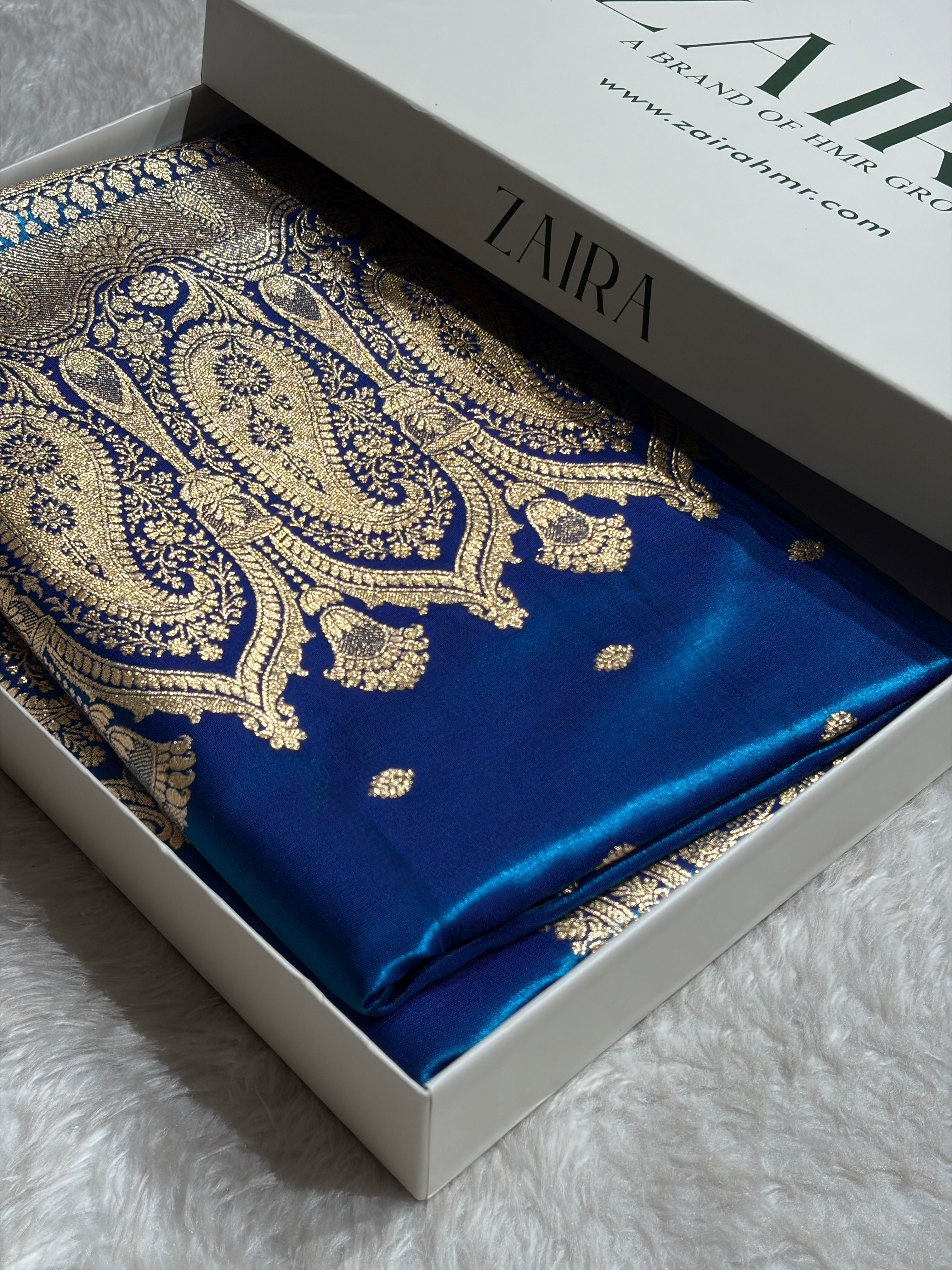 Banarasi Peacock Shades Booti Pattern Banarasi Satin Silk Saree SS62