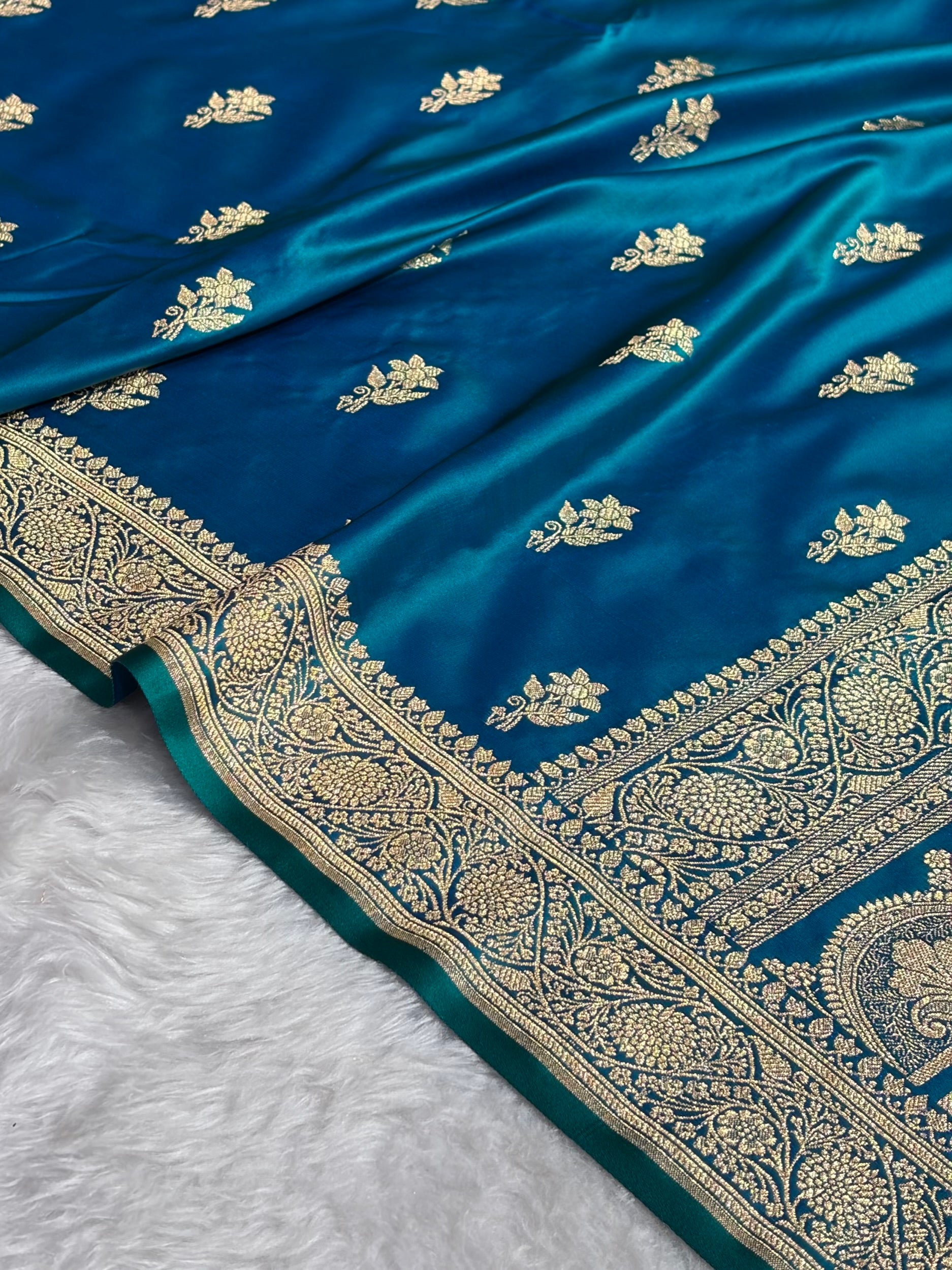 Peacock Shades Banarasi Boota Pattern Floral Mashru Silk Saree MSM-108