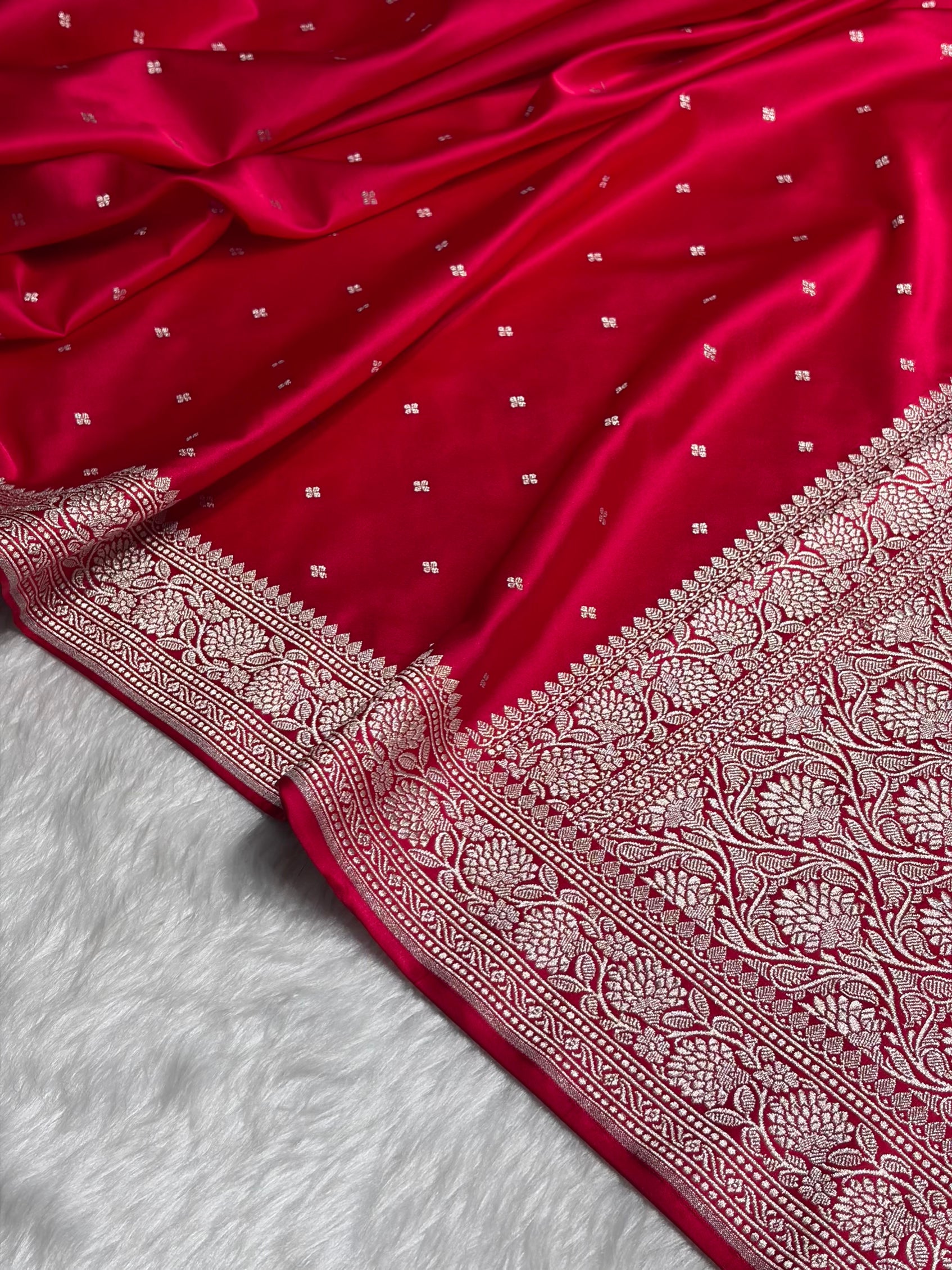 Dark Pink Shades Booti Mashru Silk Saree MS70