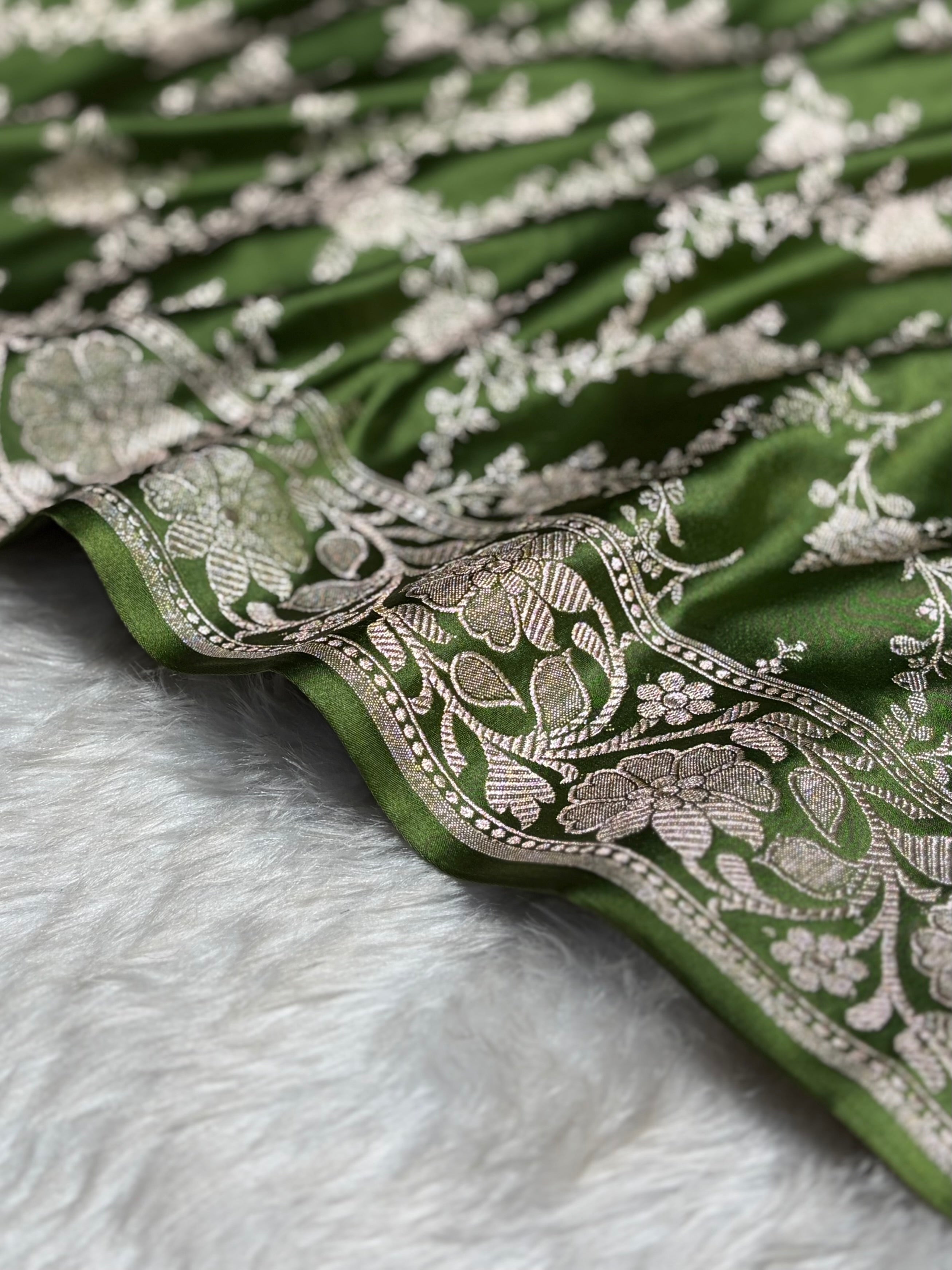 Mehendi Green Shades Mashru Silk Banarasi Saree With Jaal Pattern MS71