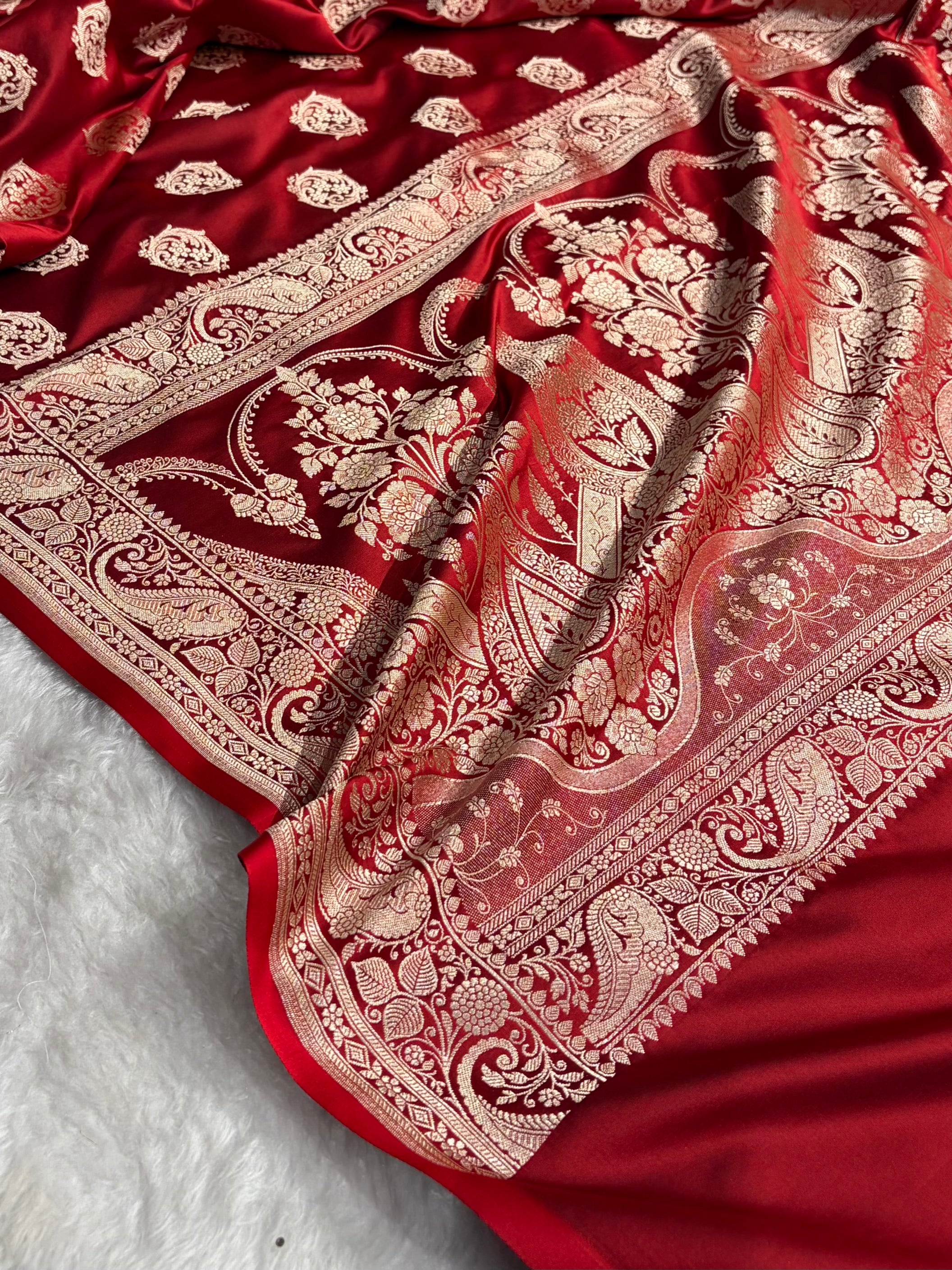 Banarasi Cross Maroon Shades Banarasi Boota Pattern Floral Mashru Silk Saree MSM-104