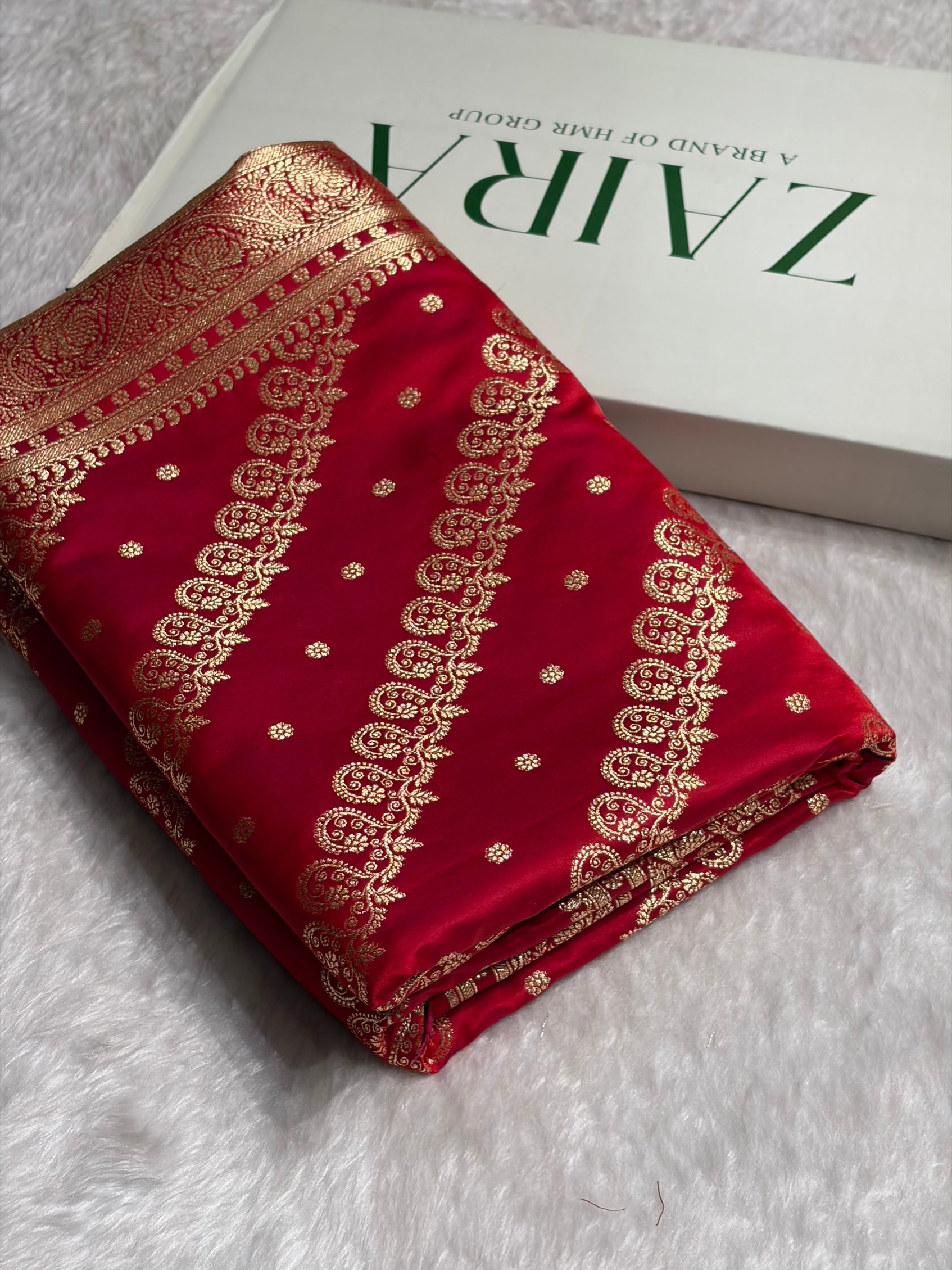 Magentic Red Shades Cross Floral Pattern Satin Katan Silk Saree SK79