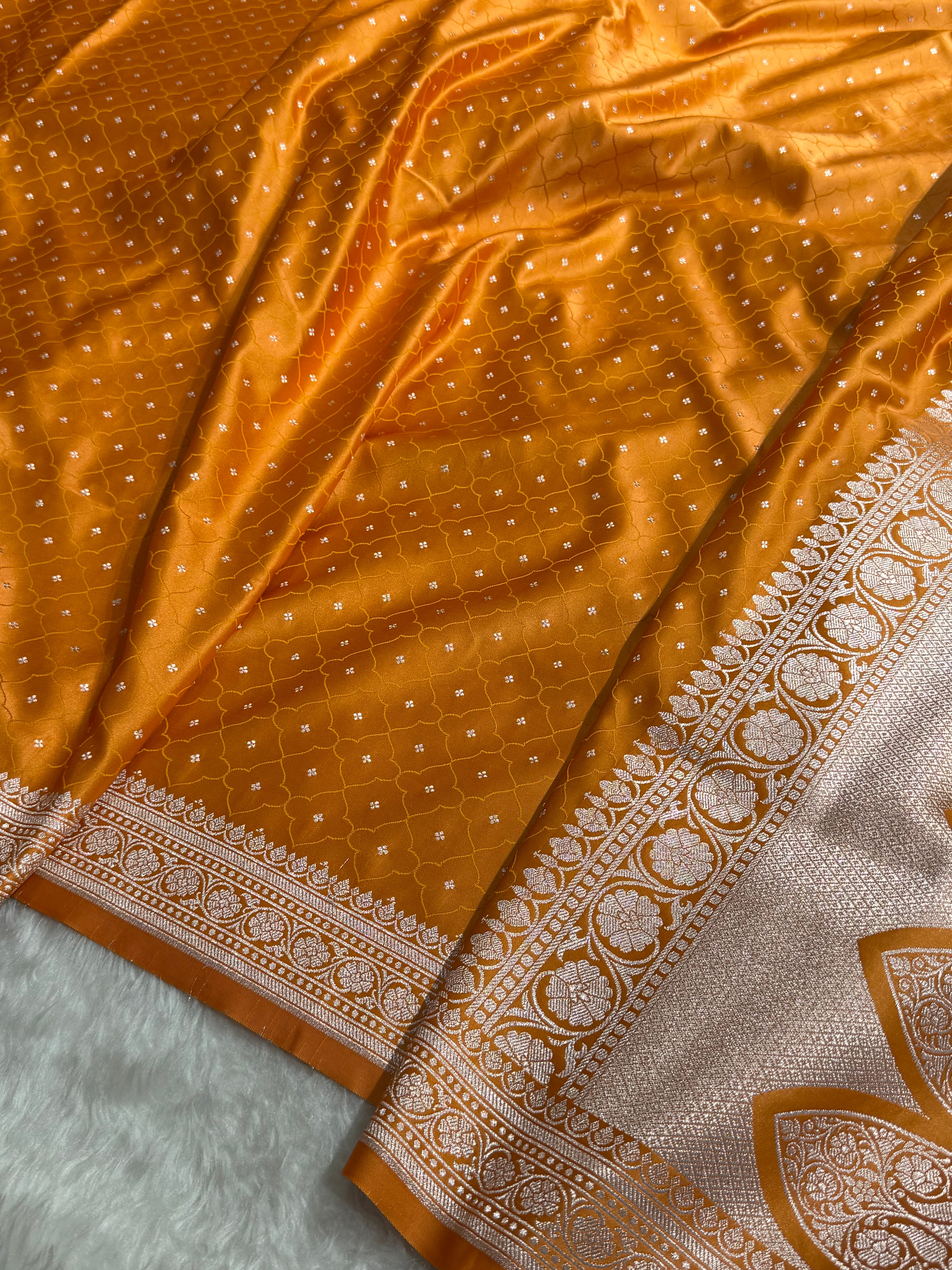 Dusty Peach Shades Tanchoi Motif Mashru Silk Saree MST-13