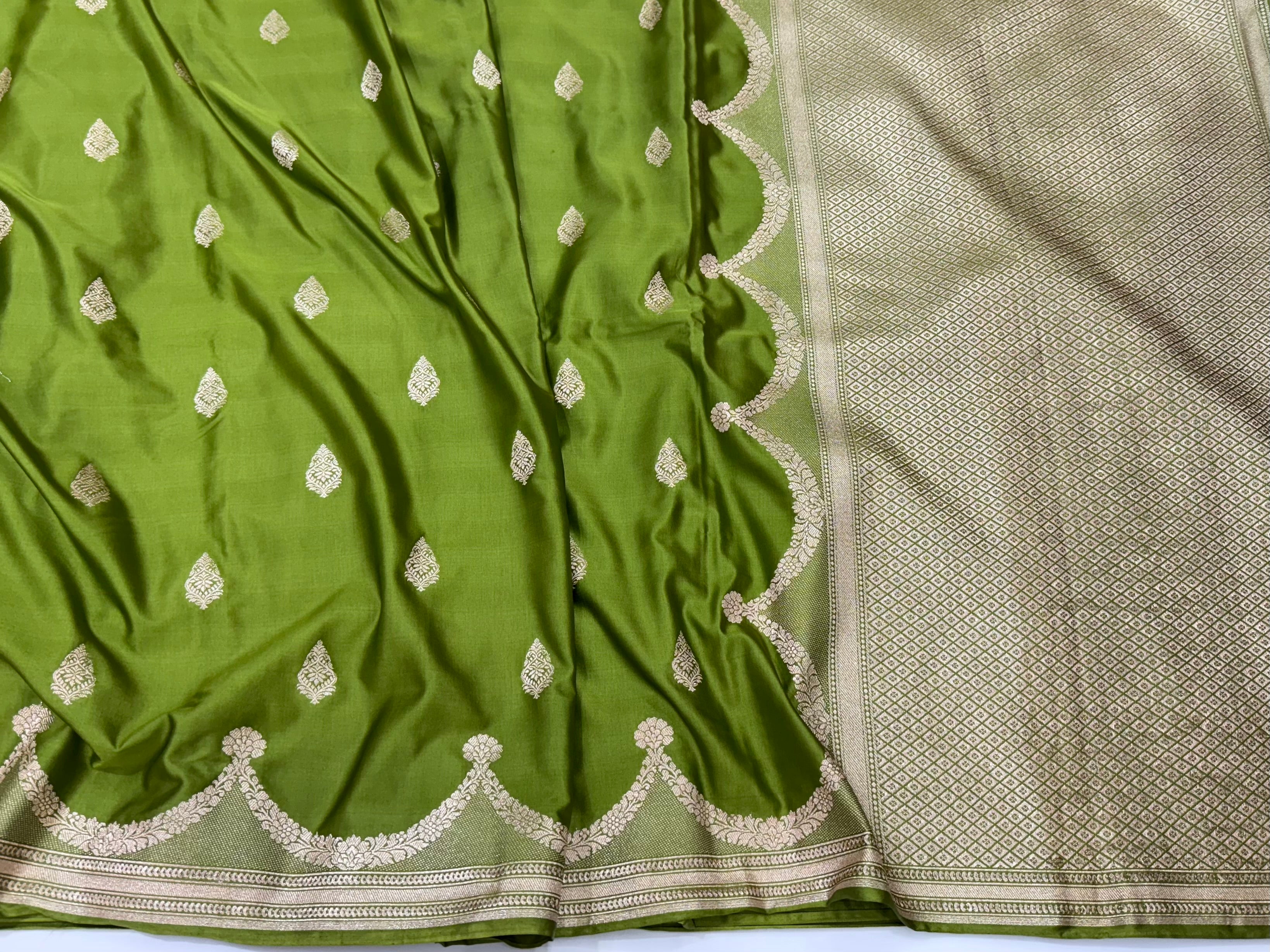 Mehandi Green Scallop Mashru Silk Saree