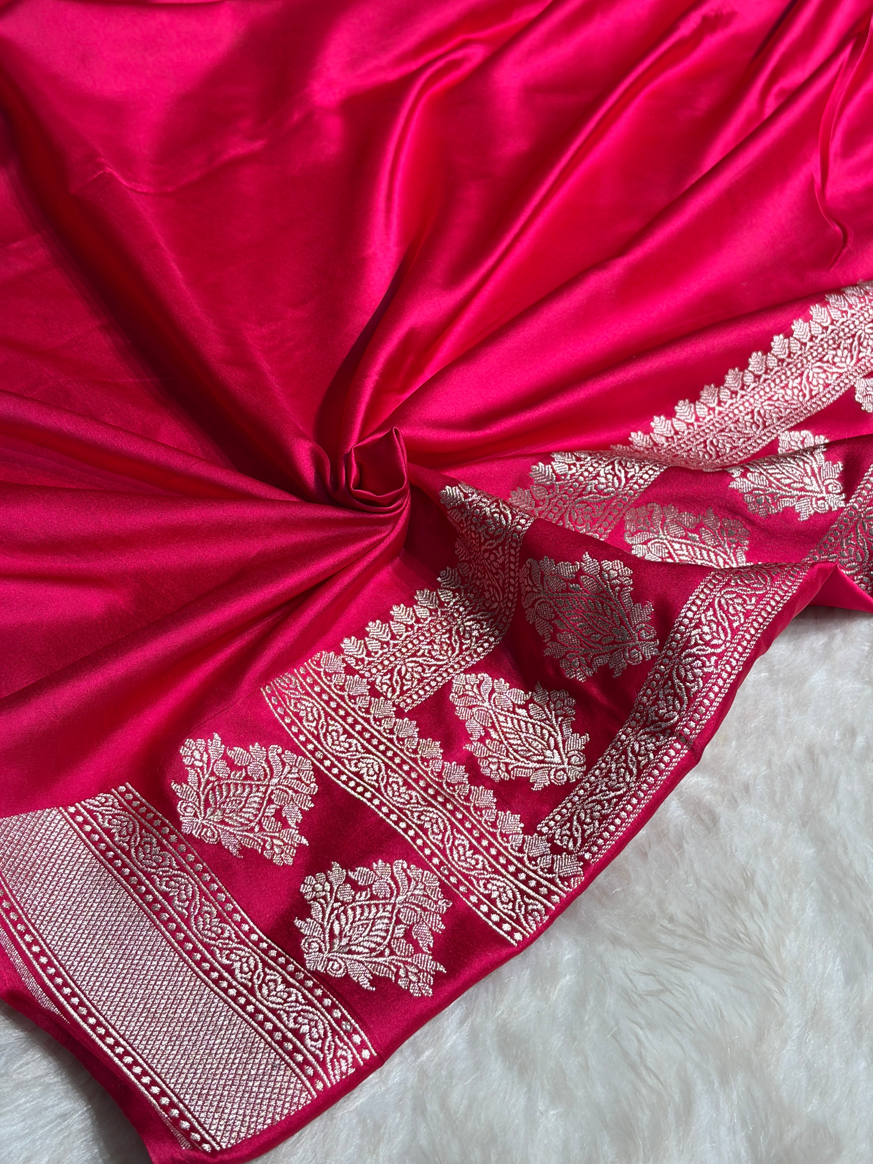 Contrast Pista Green With Rani  Motif Mashru Silk Saree MS43