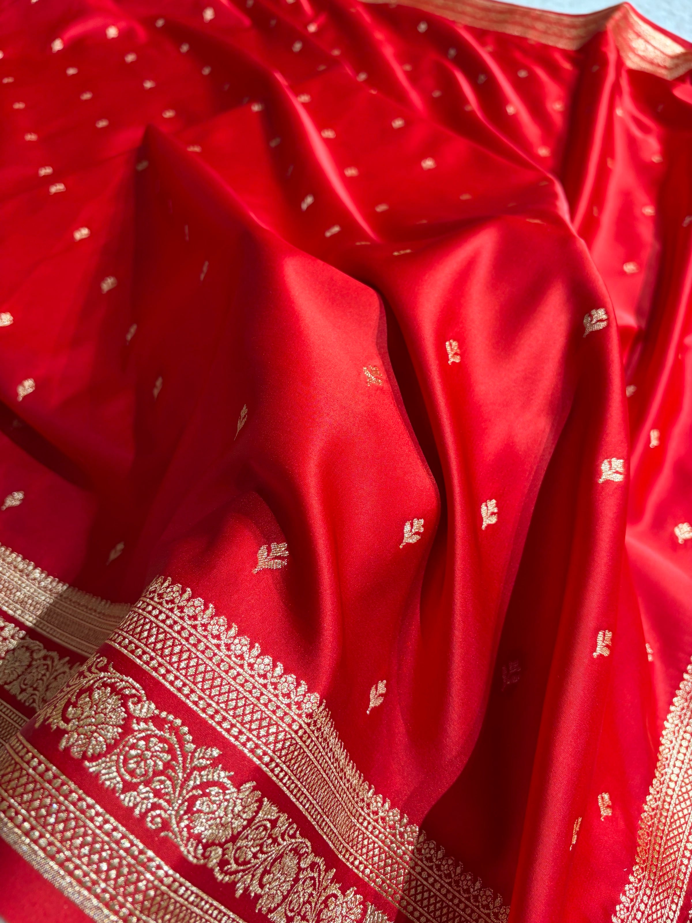 Banarasi Satin Katan Saree Booti Pattern in Red Shades SK128