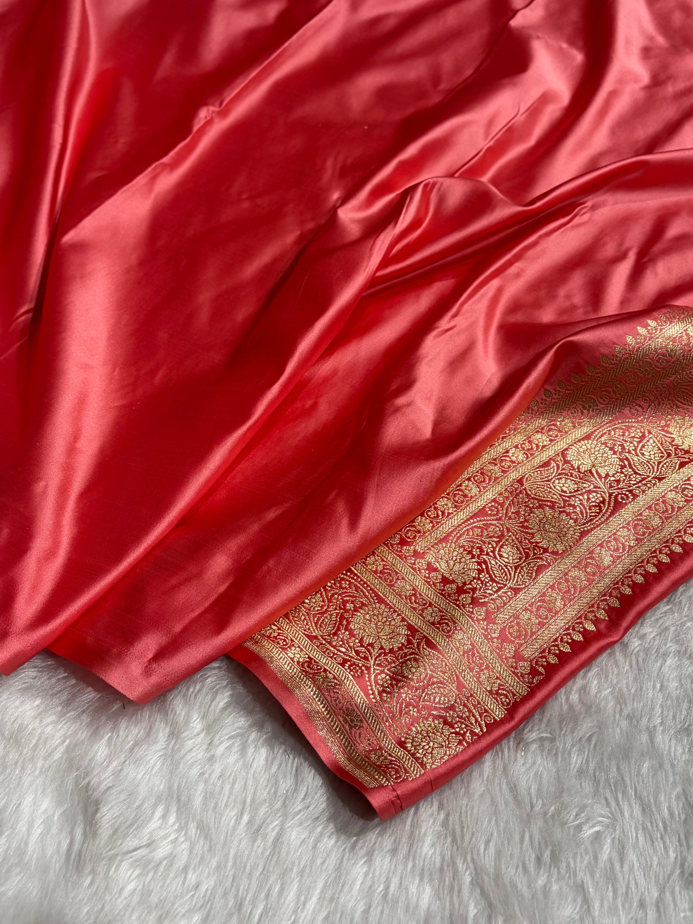 Banarasi Satin Katan Saree With Jaal Pattern in Gajiri Shades SK121