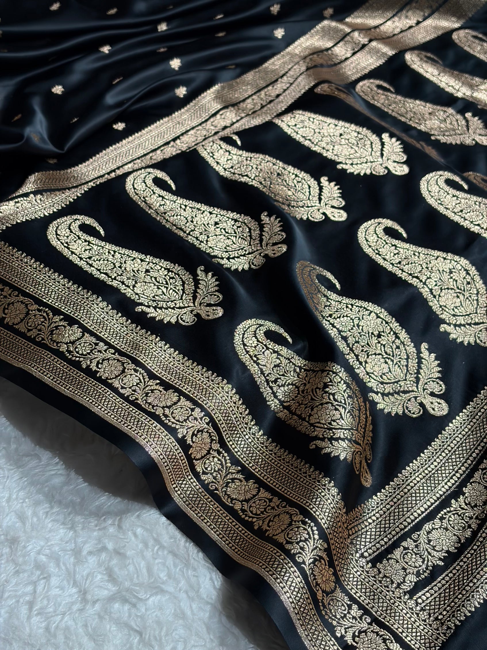 Banarasi Satin Katan Saree With Booti Pattern in Black Shades SK125