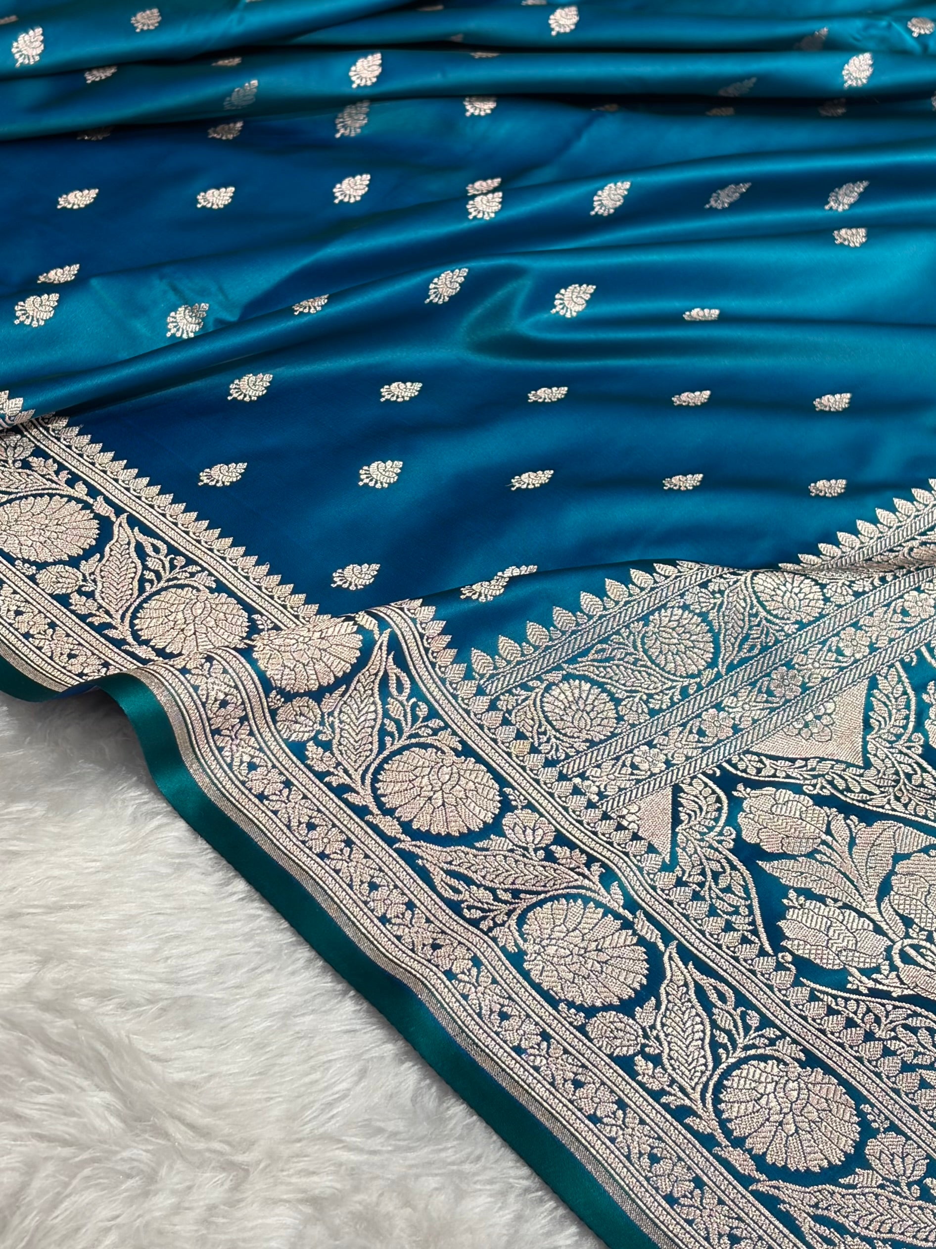 Peacock Shades Banarasi Boota Pattern Floral Mashru Silk Saree MSM-109