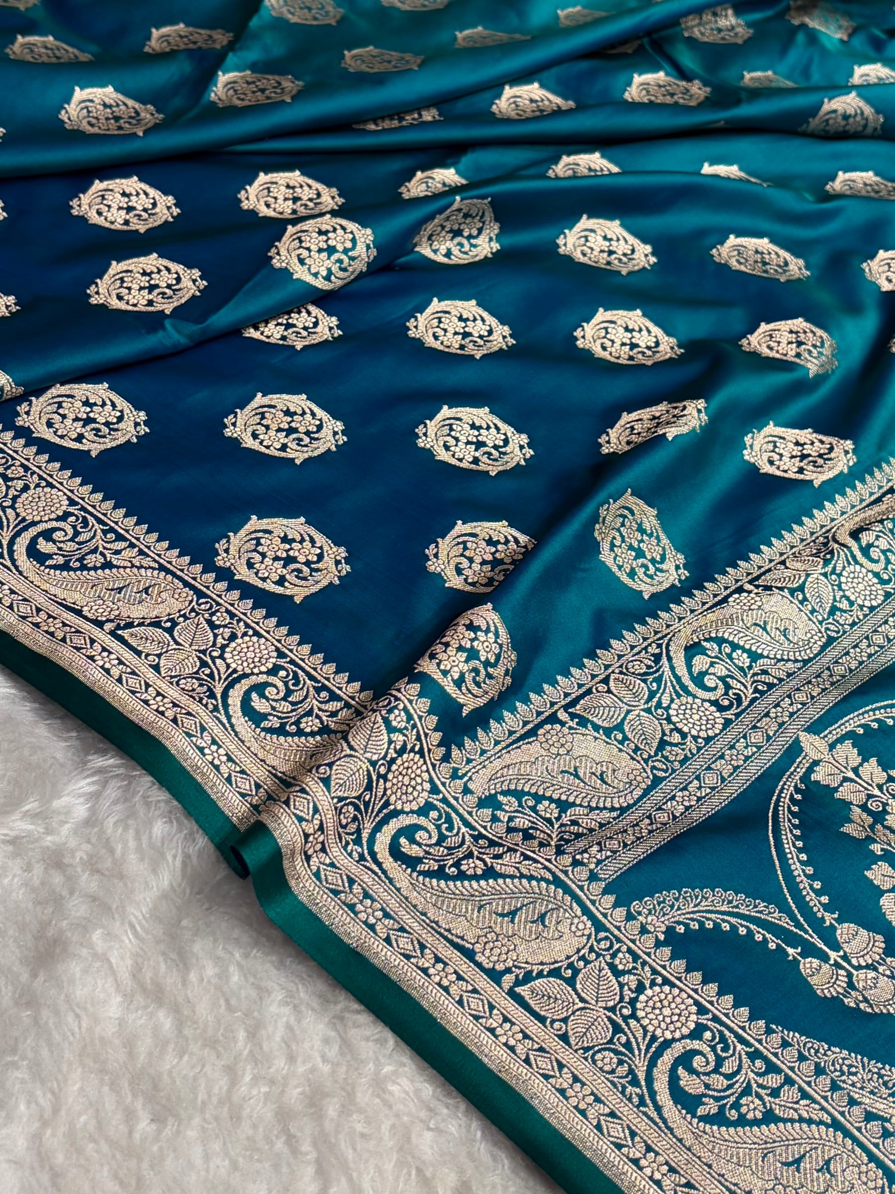 Banarasi Peacock Shades Banarasi Boota Pattern Floral Mashru Silk Saree MSM-104