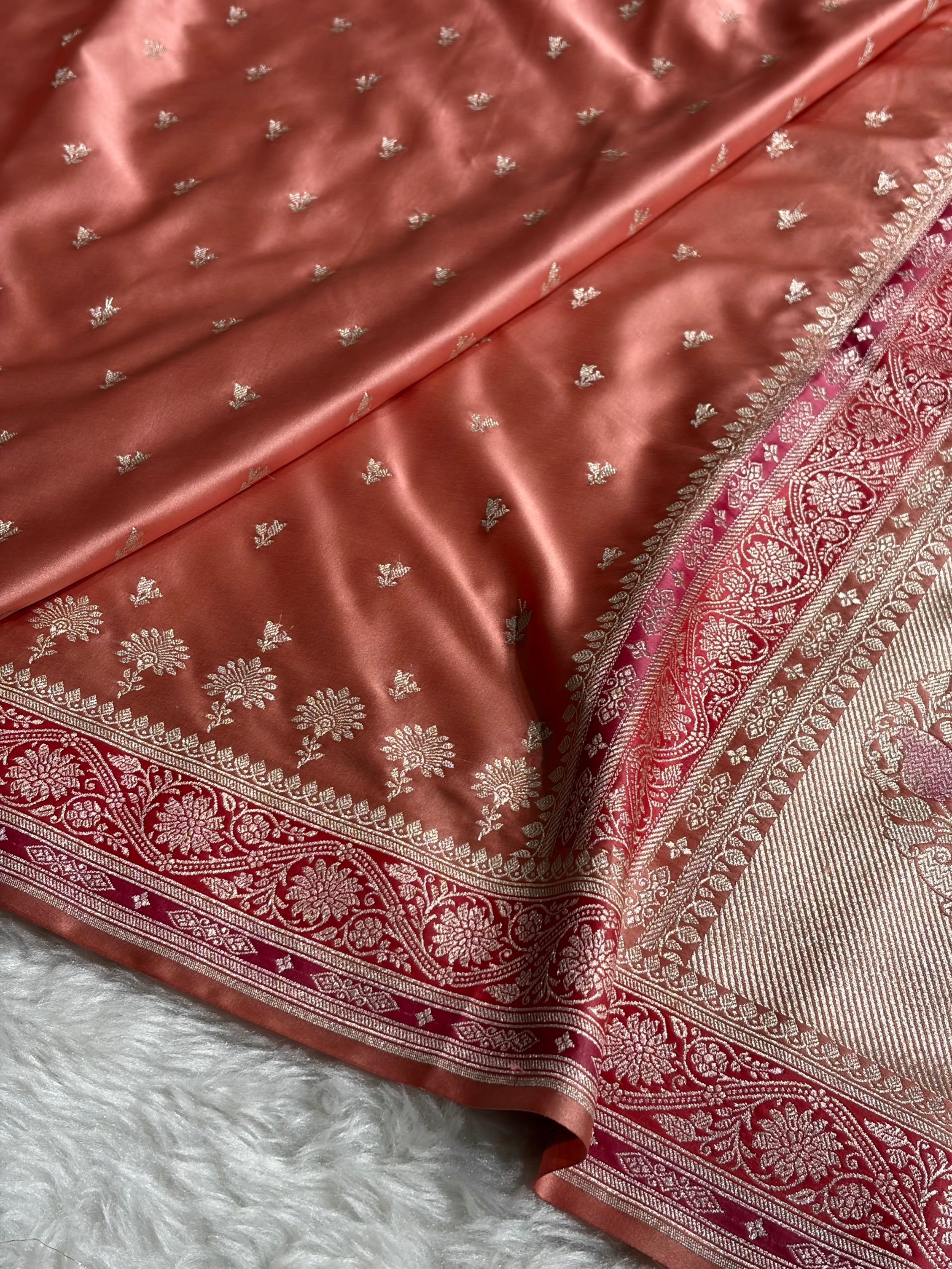 Banarasi Peach Shades Minakari Booti Mashru Silk Saree MCS72