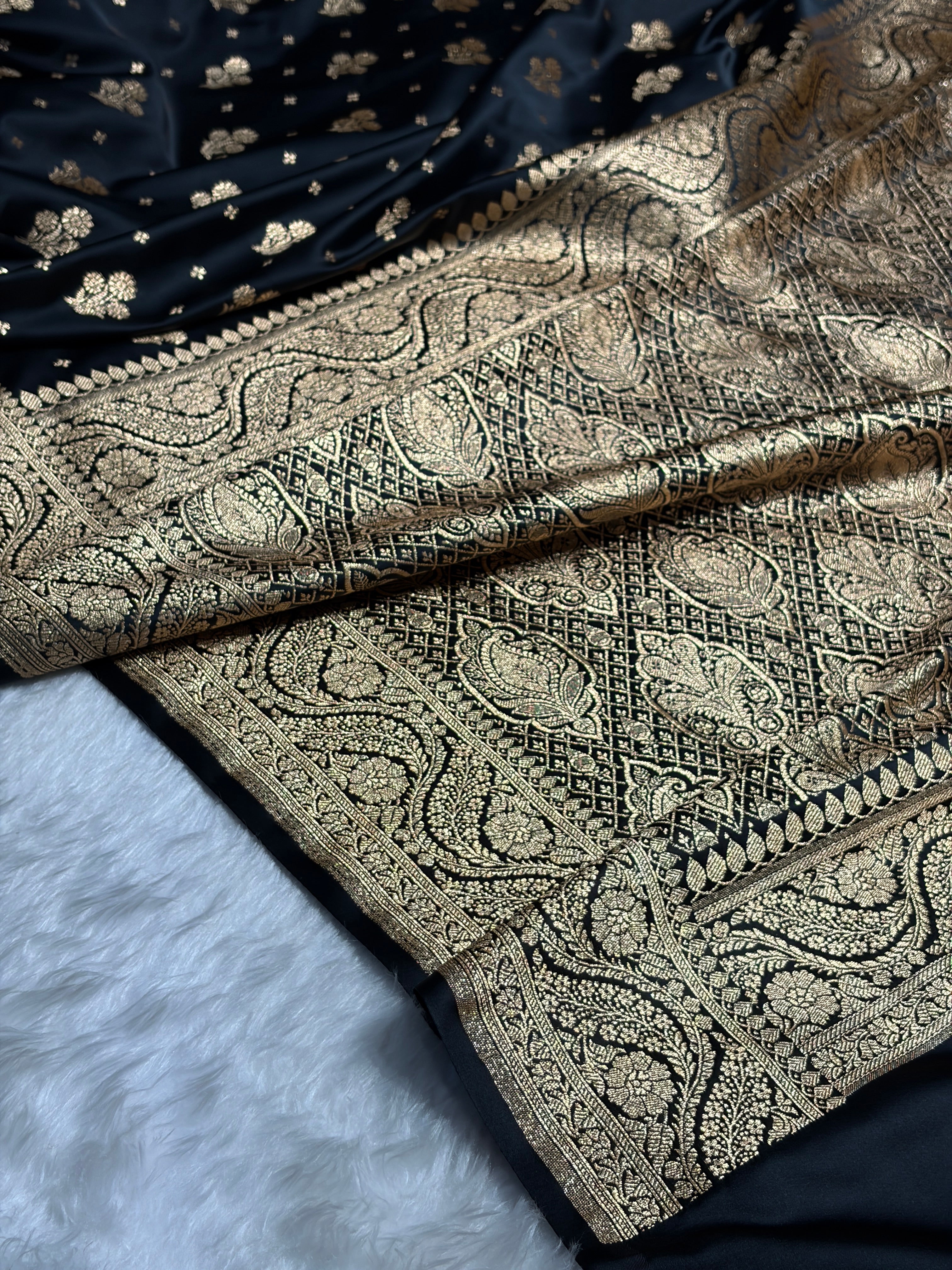 Banarasi Black Floral Unique Boota Pattern Satin Katan Silk Saree SK73