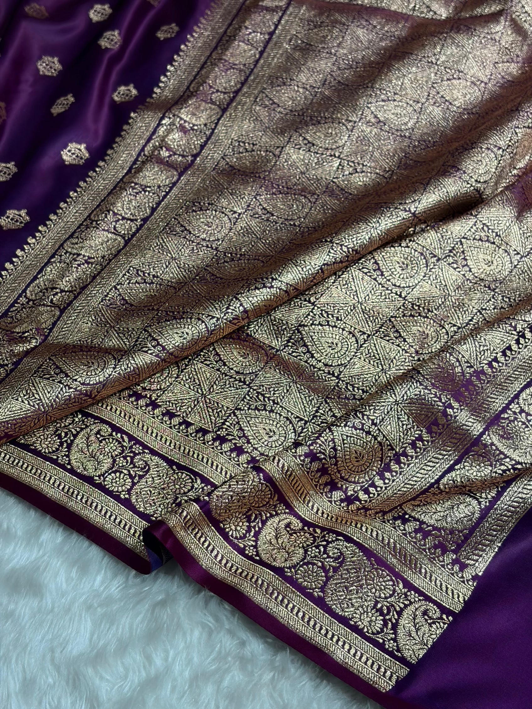 Banarasi Satin Katan Saree Booti Pattern in Wine Shades SK137