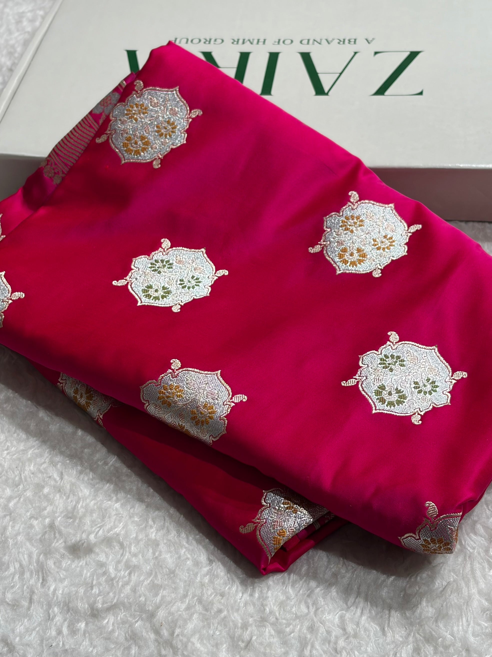 Premium Banarasi Satin Katan Saree Minakari Booti Pattern in Rani Shades SK138