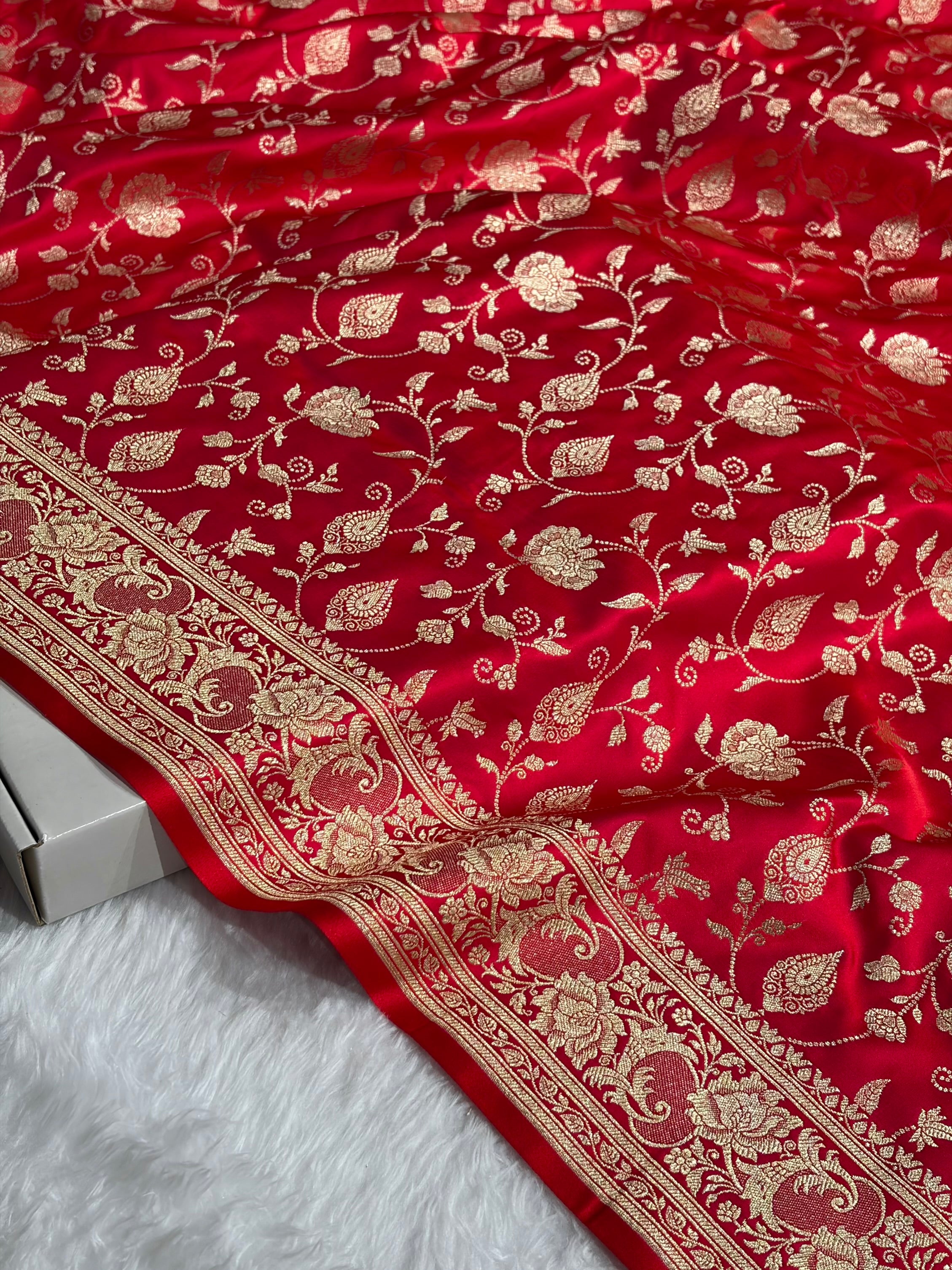 Banarasi Satin Katan Saree With Jaal Pattern in Red Shades SK120