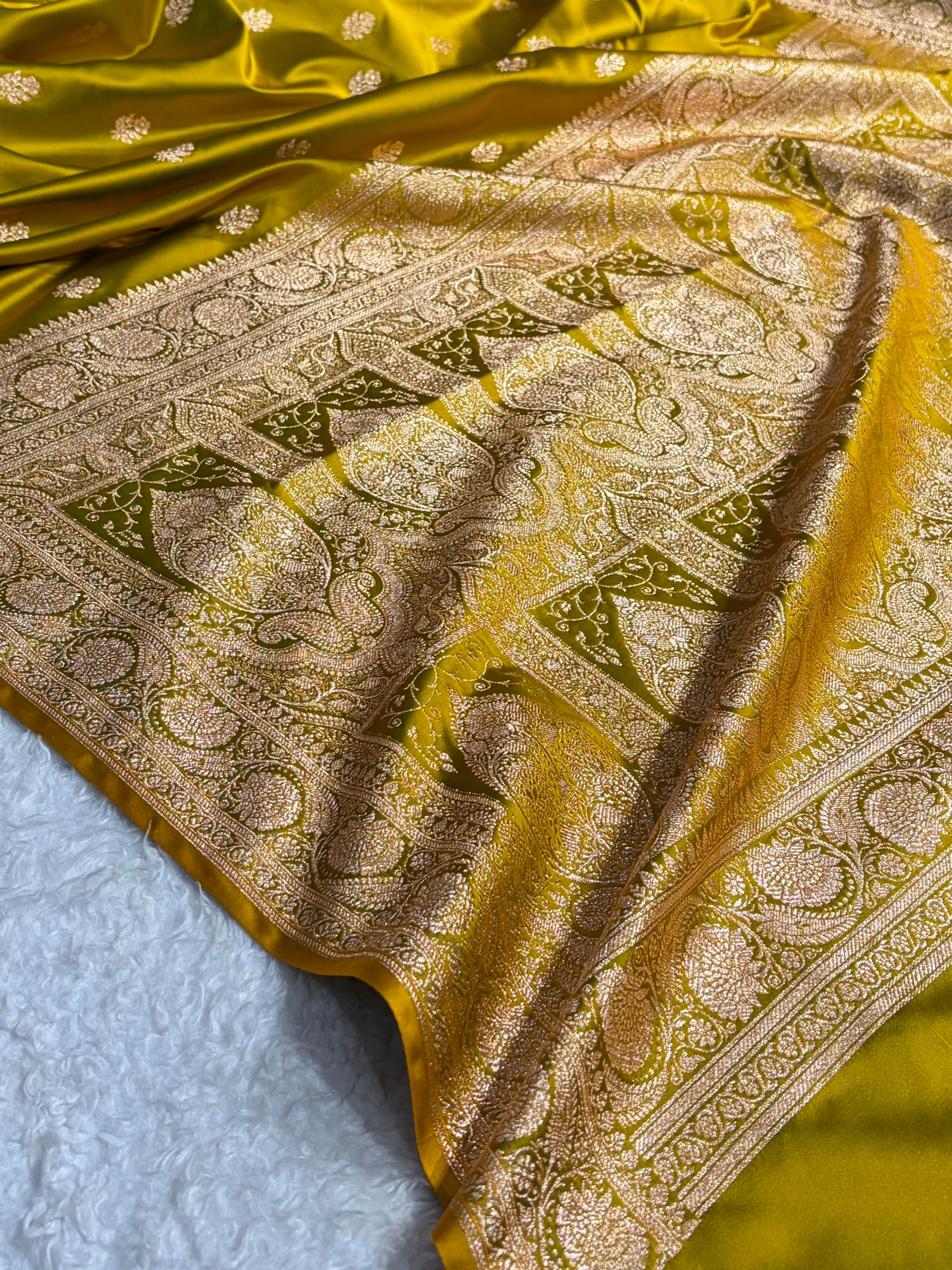 Liril Mehendi Floral Boota Pattern Satin Katan Silk Saree SK71