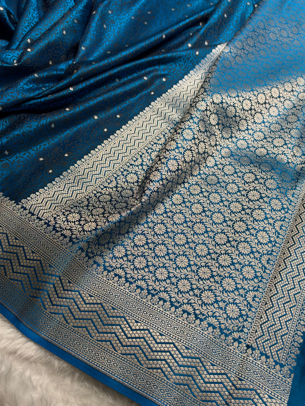 German Blue Shades Jamawar Tanchoi Motif Mashru Silk Saree MST-17