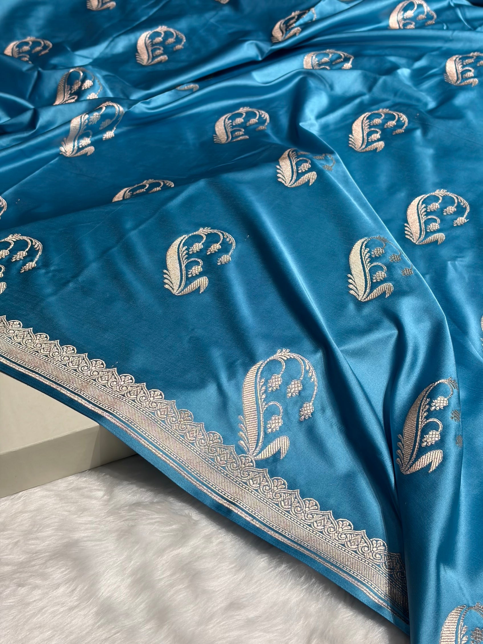 Firozi Shades Unique Boota Motif Mashru Silk Saree MS12