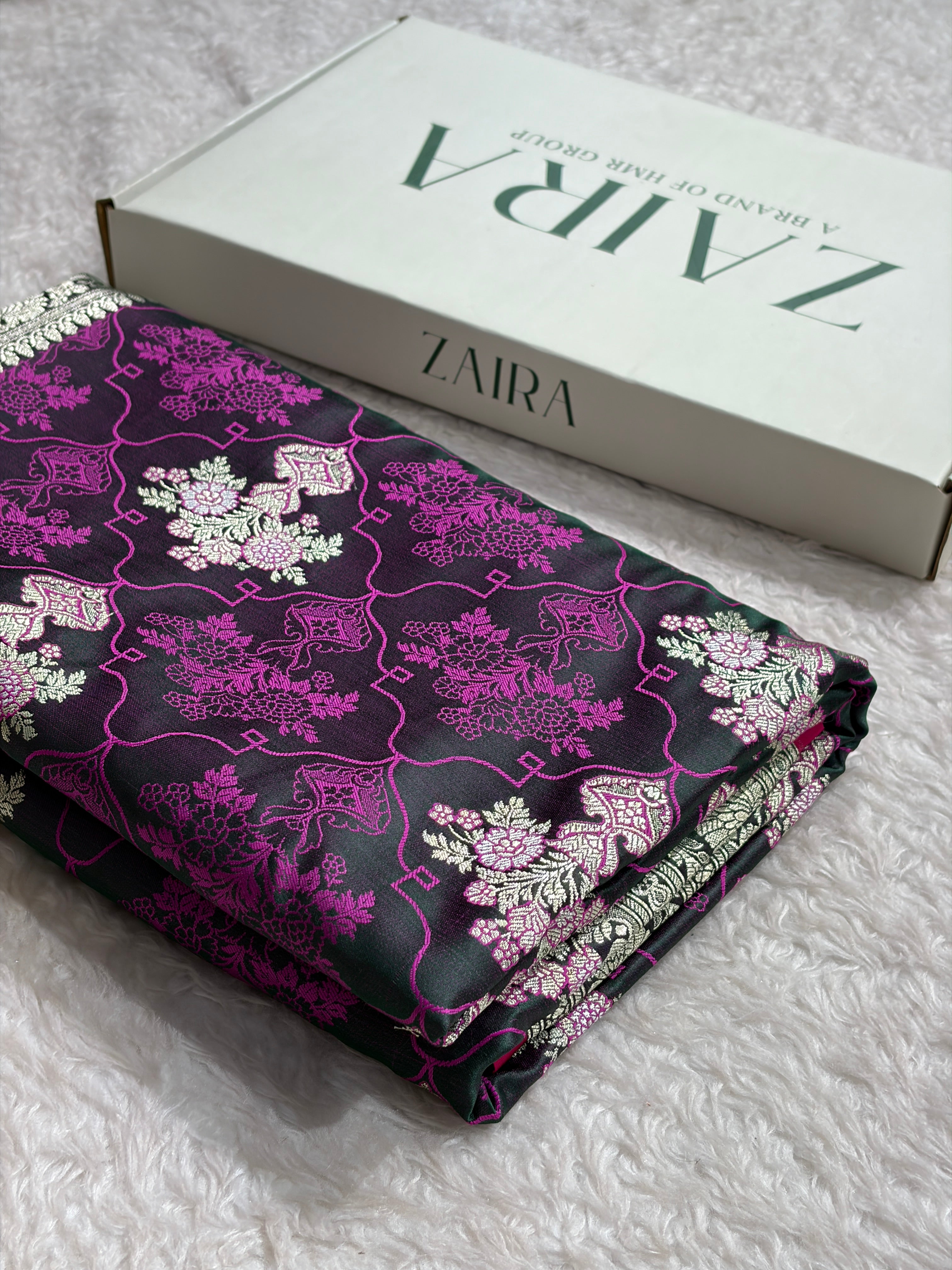Banarasi Dark Magenta Shades Tanchoi Motif Mashru Silk Saree