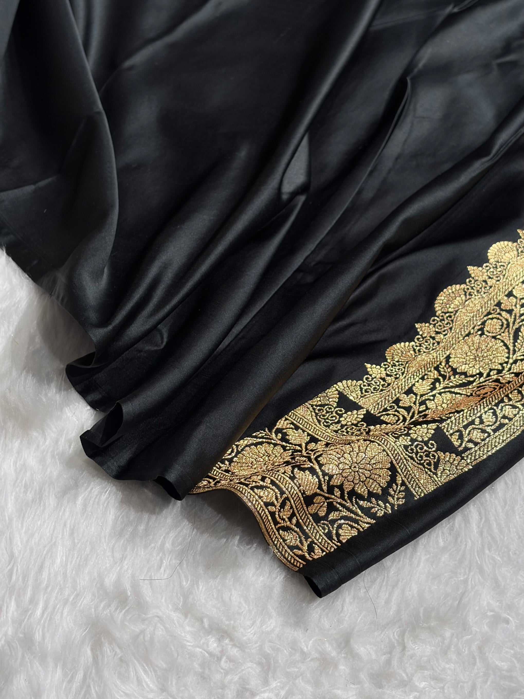 Banarasi Black Shades Floral Booti Motif Satin Katan Silk saree SK61