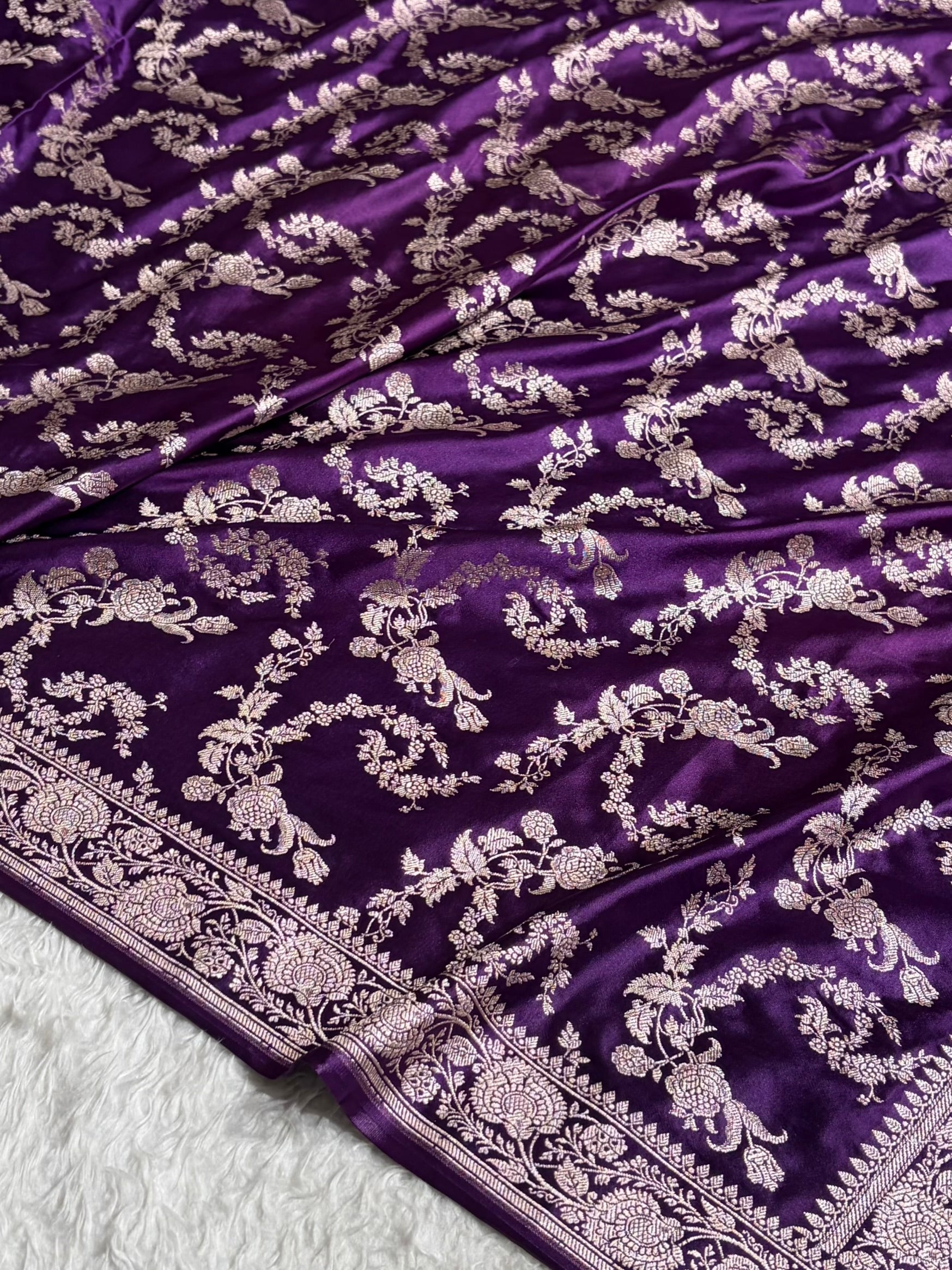 Banarasi Floral Jaal Pattern in Purple Shades Floral Mashru Silk Saree MCS104