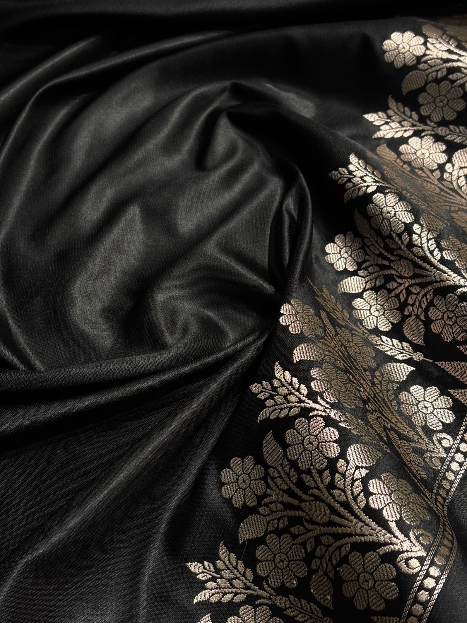 Black Floral Boota With Floral Border Mashru Silk Saree MSM 79
