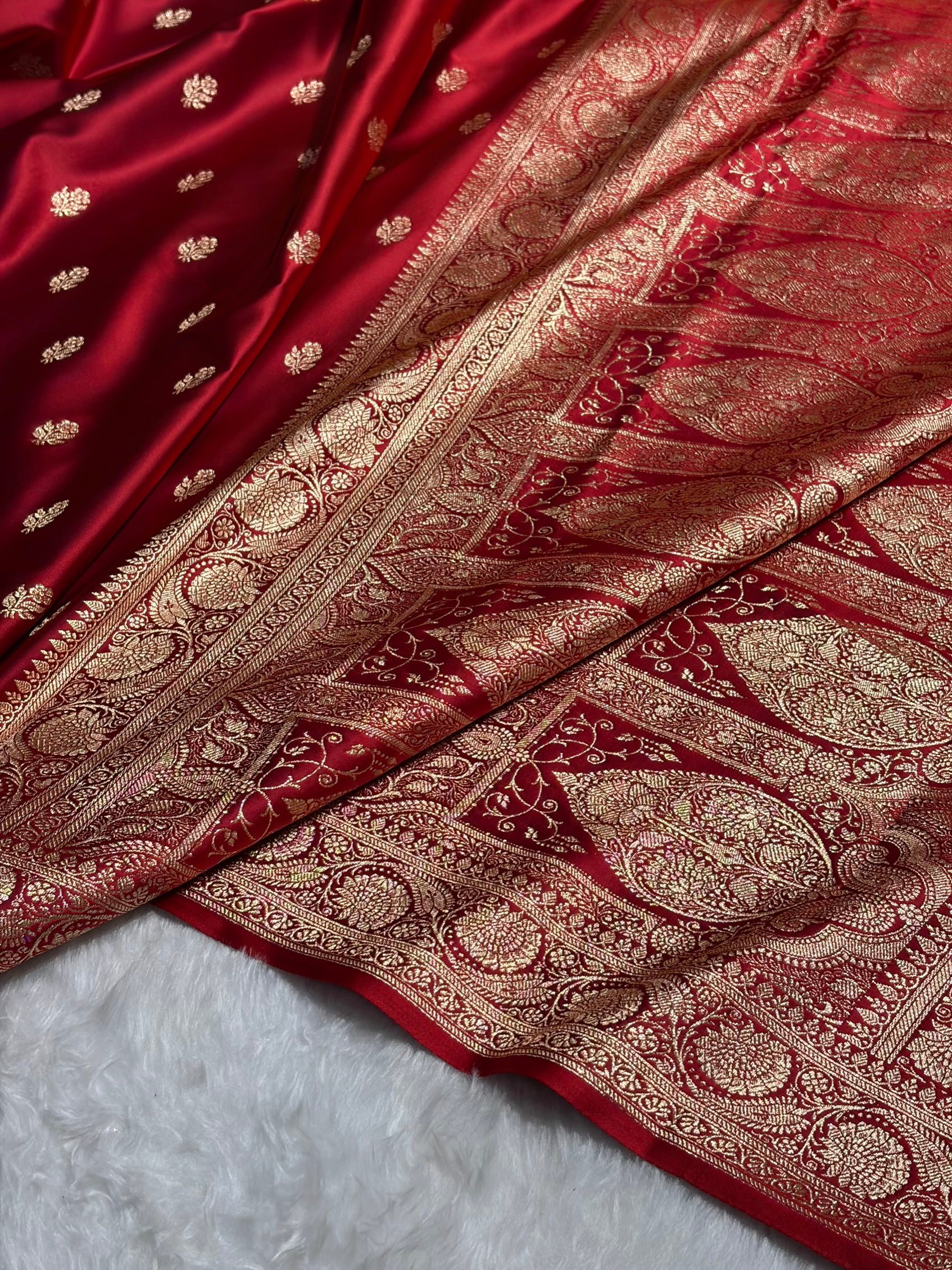 Cross Red Floral Boota Pattern Satin Katan Silk Saree SK71