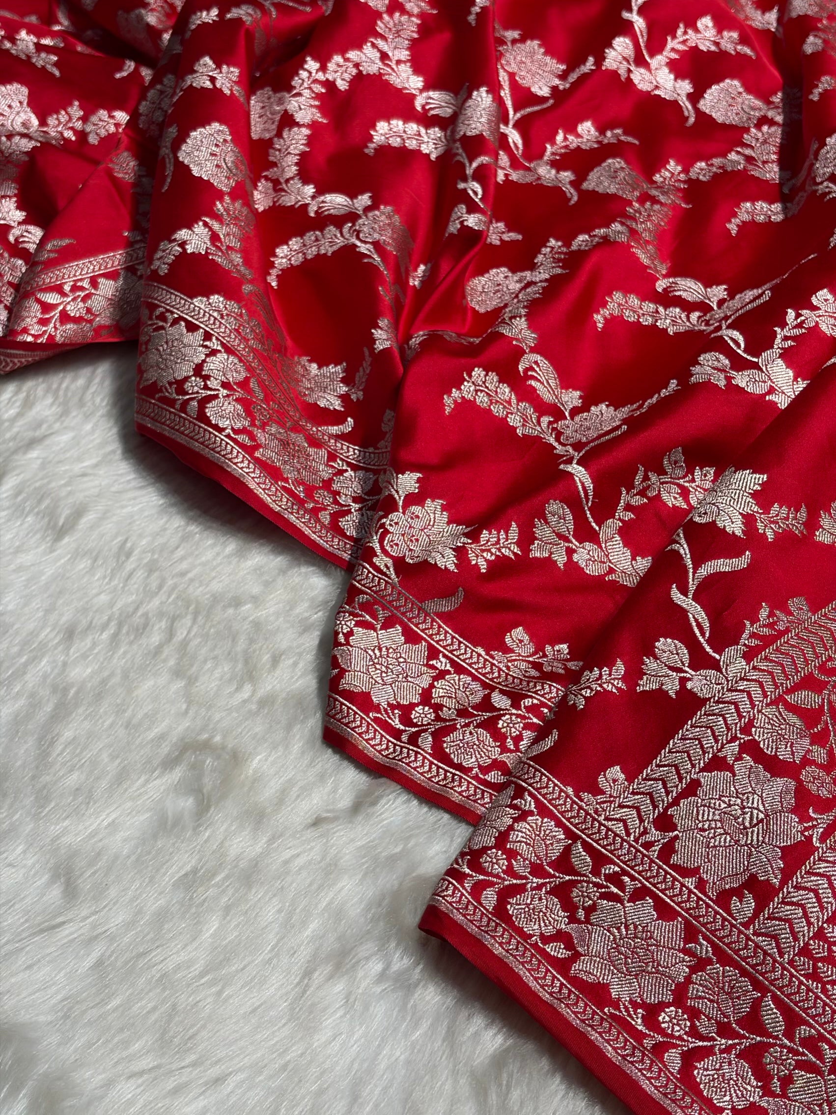 Ruby Red Shades Jaal Mashru Silk Saree MS48