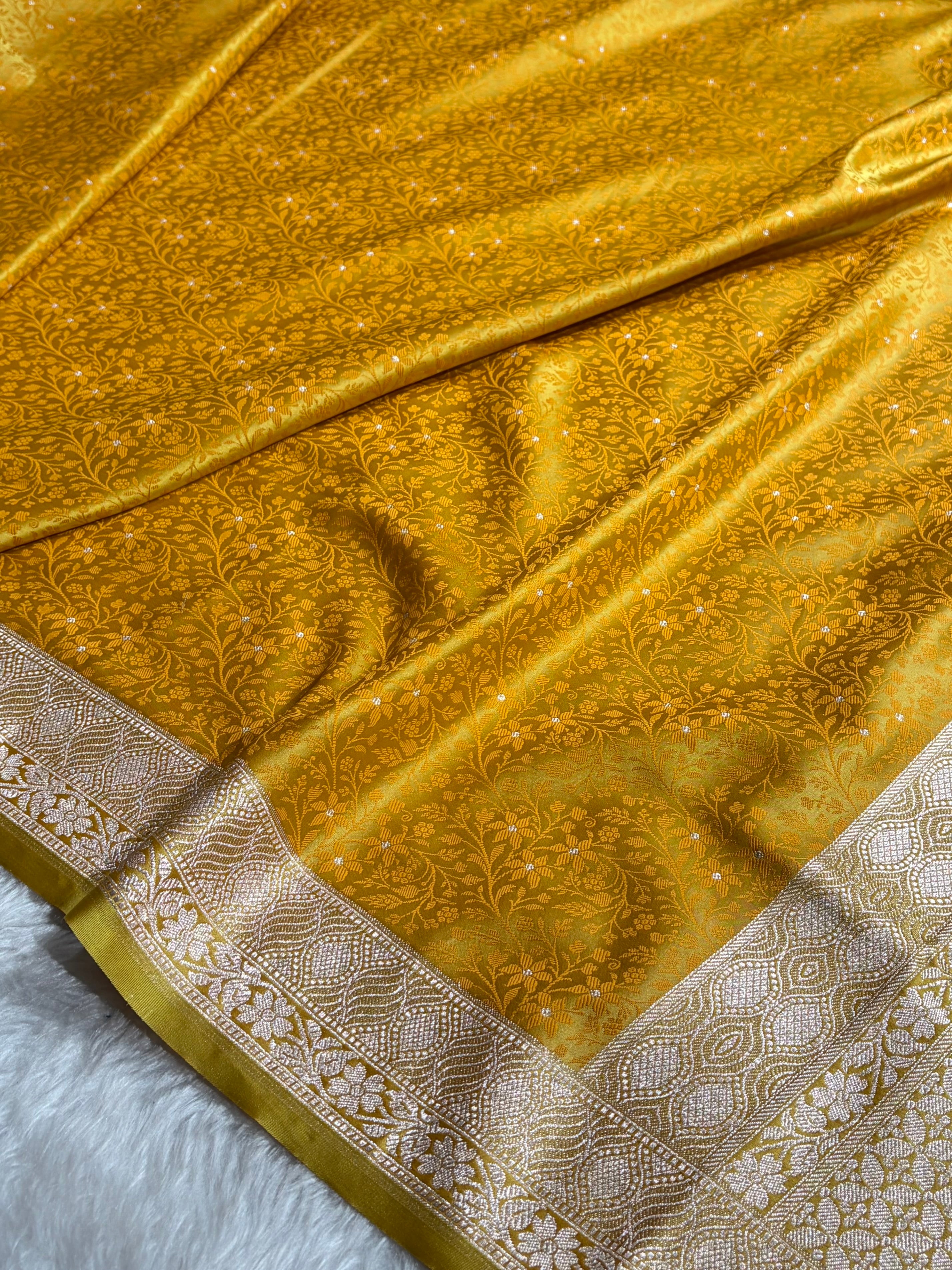 Mustard Shades Tanchoi Motif Mashru Silk Saree MST-15