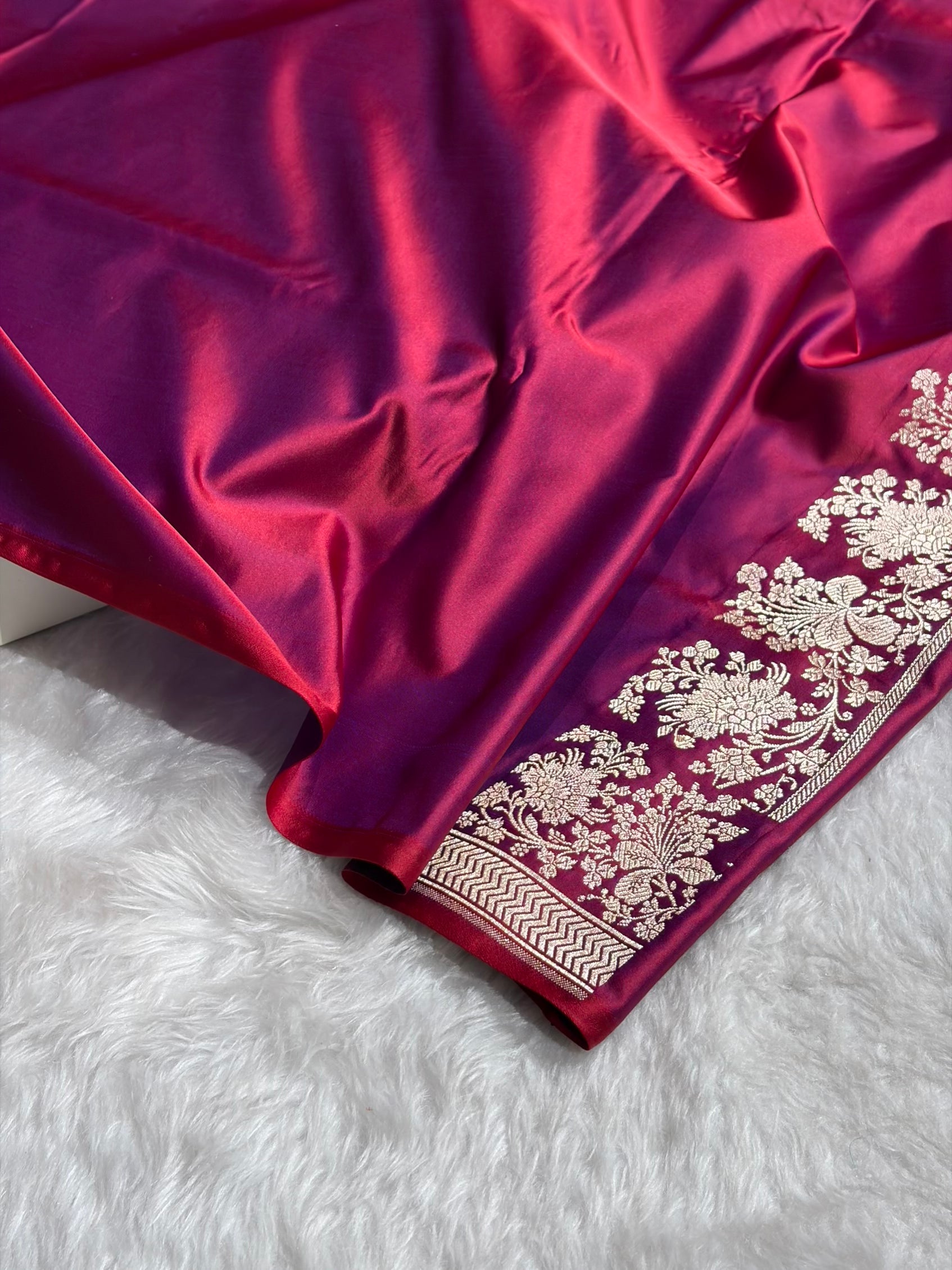 Reddish Magenta Shades Banarasi With Floral Border Mashru Silk Saree MSM-113