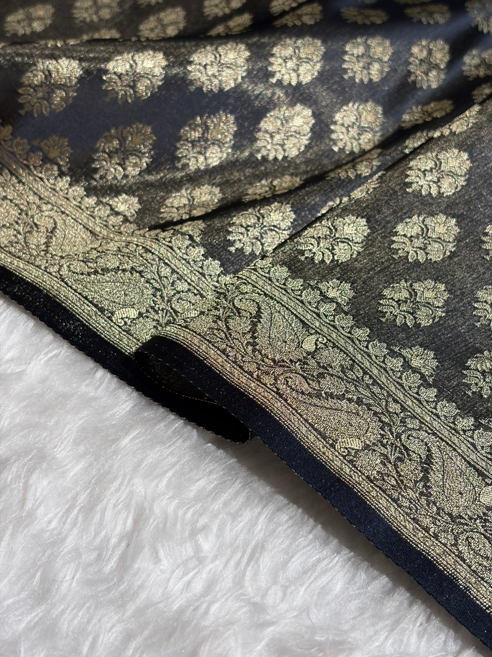Banarasi Cross Navy Blue Shades Satin Tissue Silk Saree In Booti motif ST01