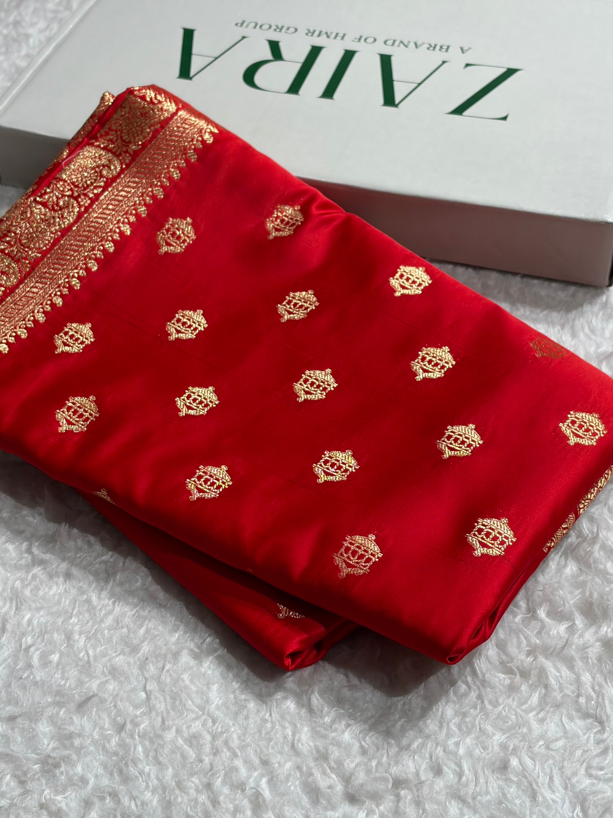 Banarasi Satin Katan Saree Booti Pattern in Red Shades SK137