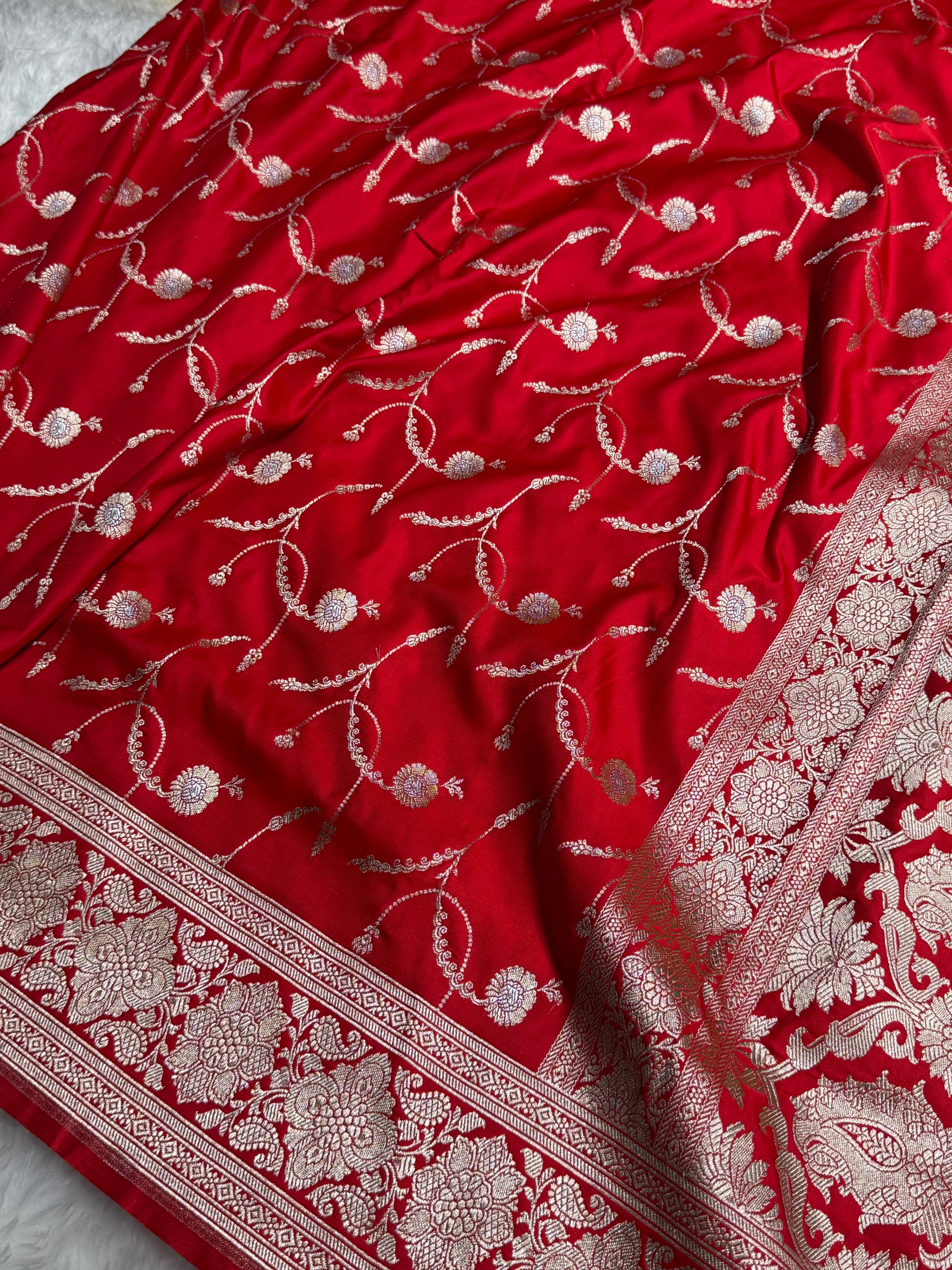 Red Shades Banarasi Jaal Pattern Floral Minakari Mashru Silk Saree MSM-103
