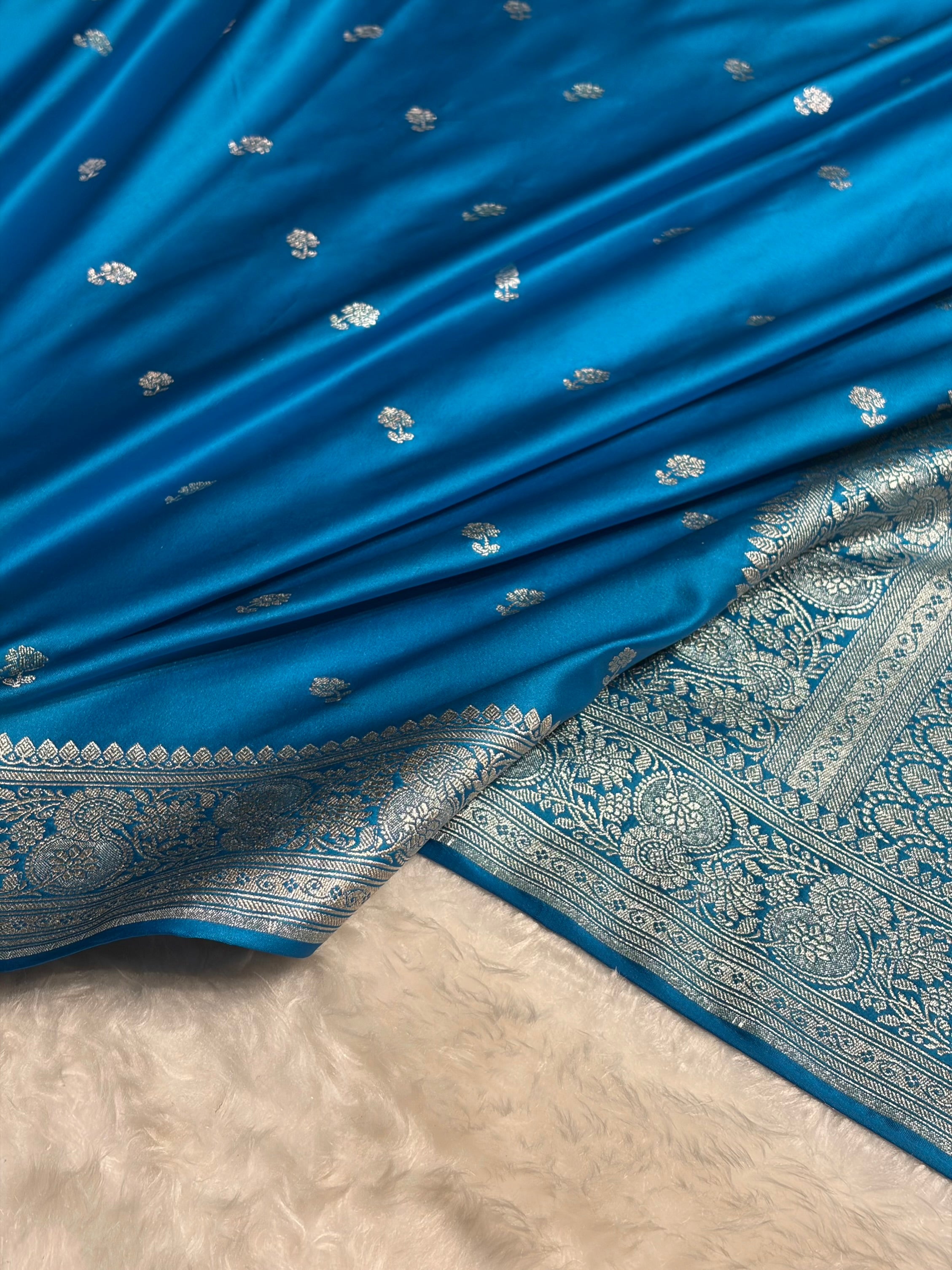 Firozi Shades Booti Mashru Silk Saree MS73