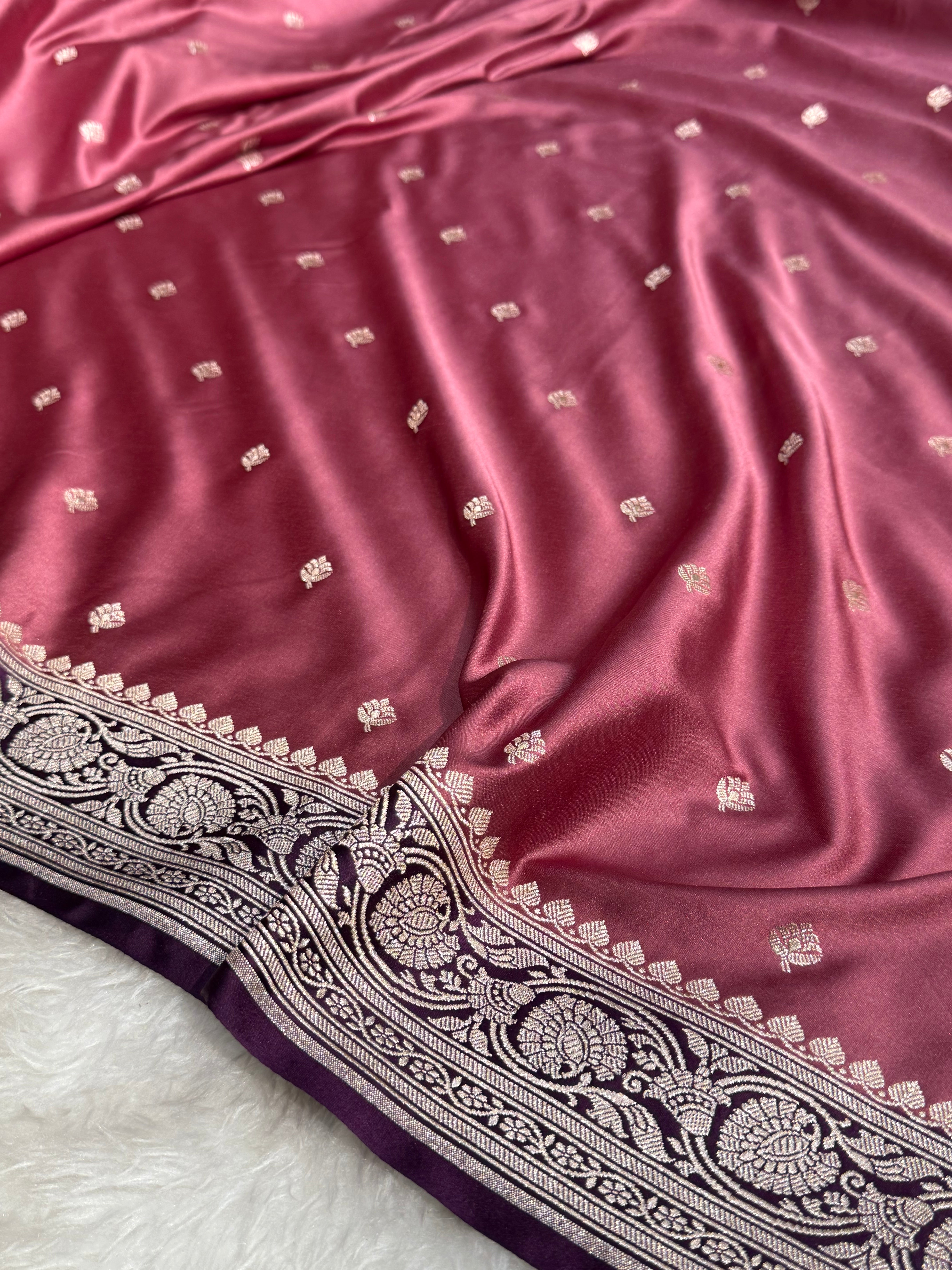 Booti Motif In Mauve -Wine Contrast Mashru Silk Saree
