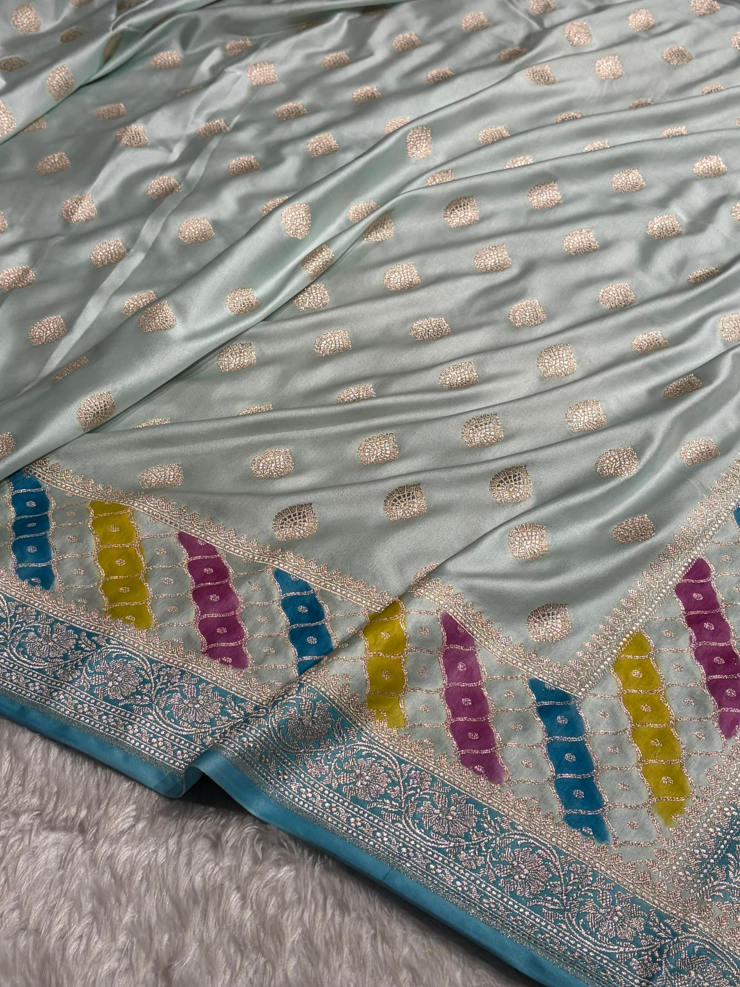 White Shade With Rangkat Border Pattern Mashru Silk Saree