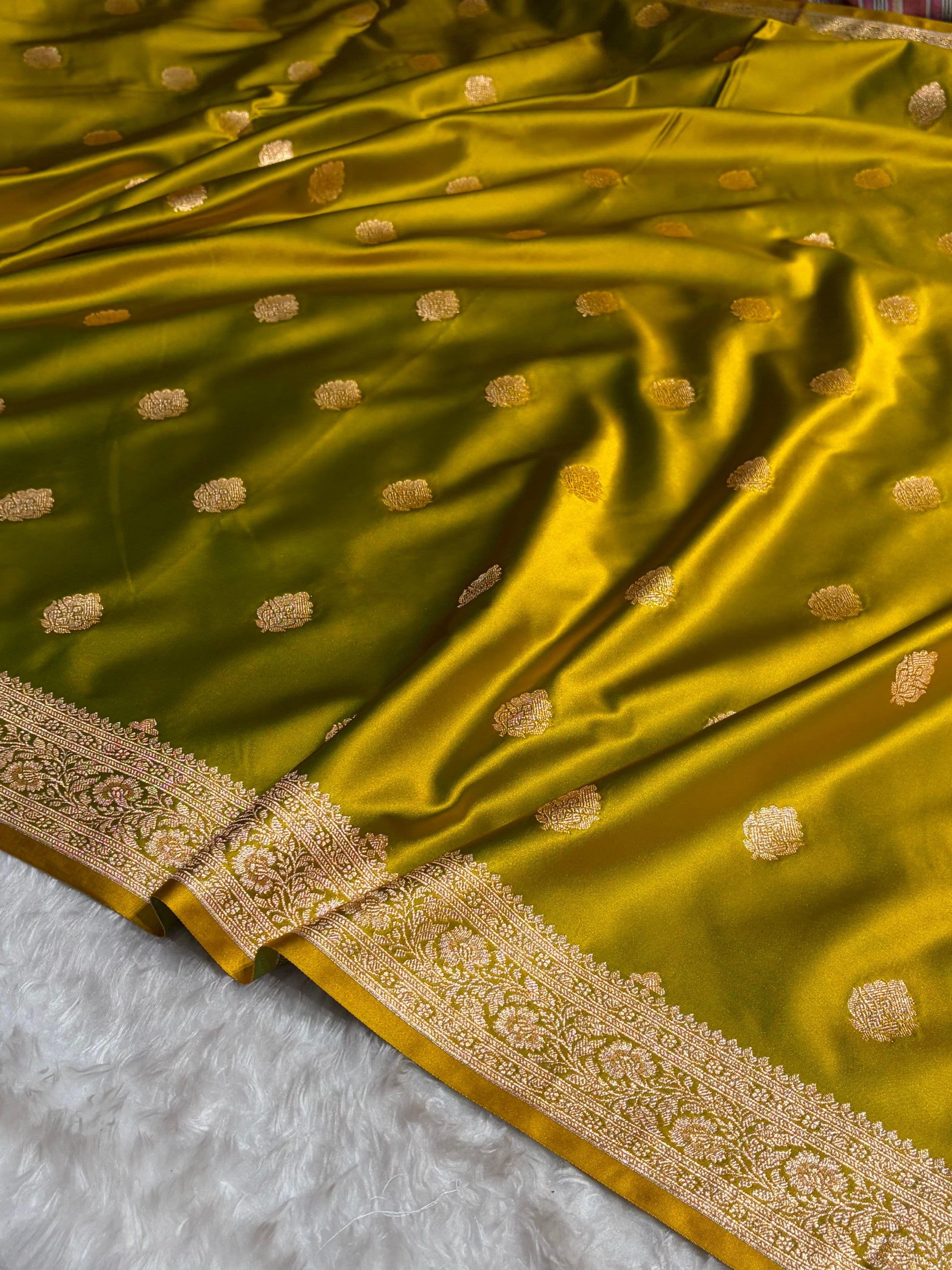 Liril Mehendi Treditional Banarasi Booti Pattern Satin Katan Silk Saree SK65