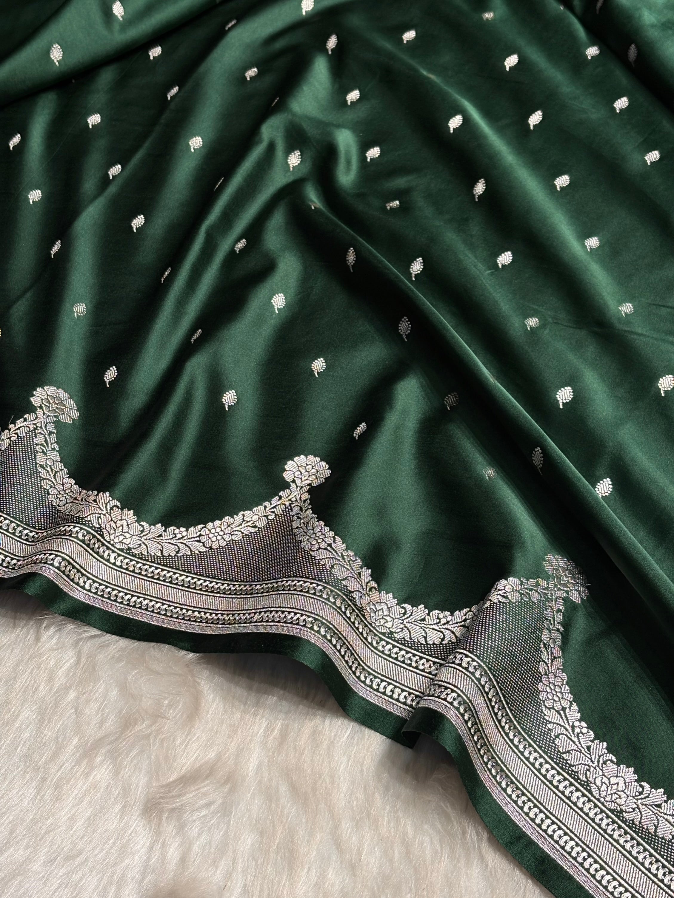 Dark Bottle Green Shades Scallop Mashru Silk Saree MS60