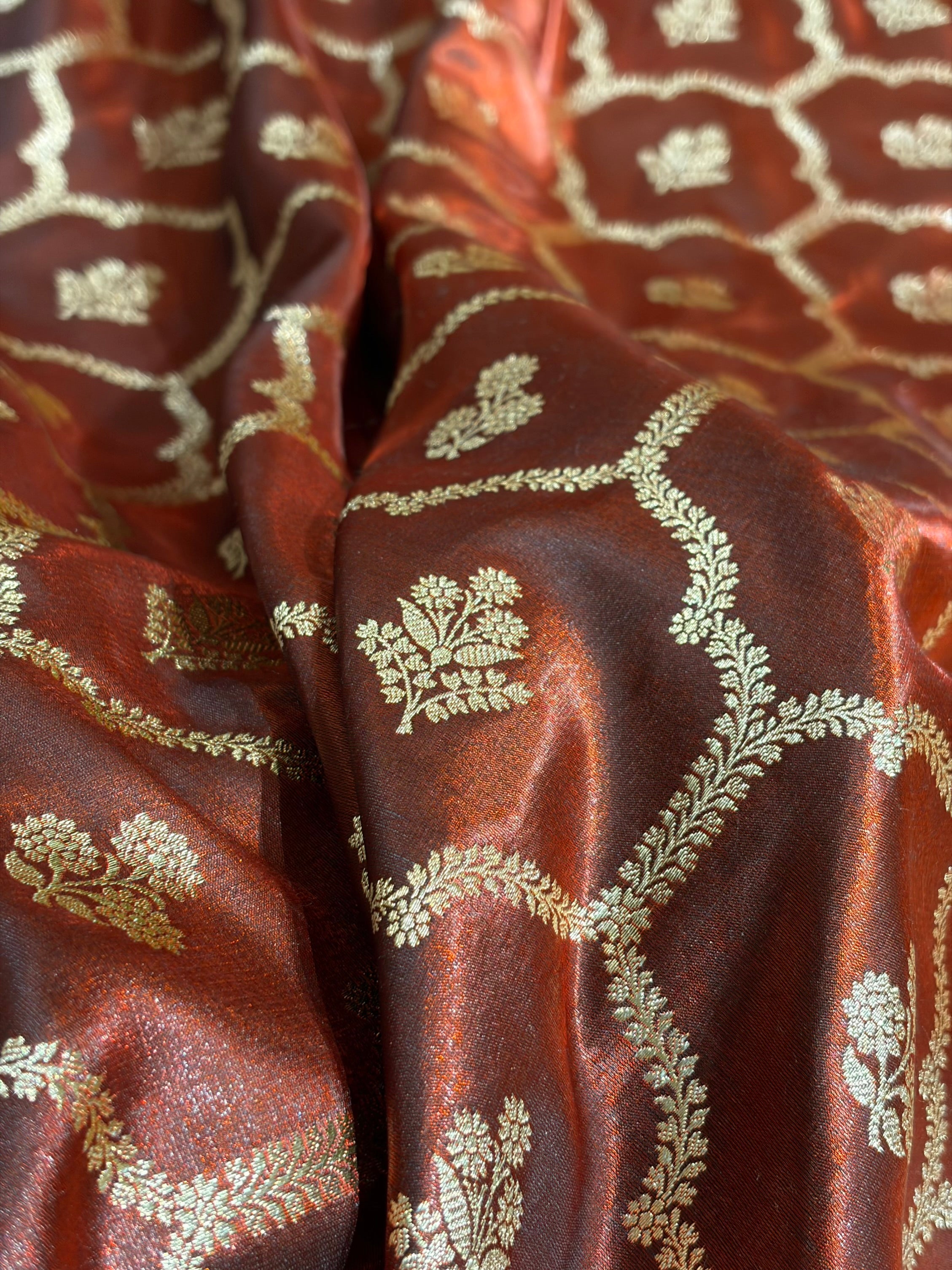 Maroon Shades Jaal Pattern Banarasi Satin Silk Saree SS57