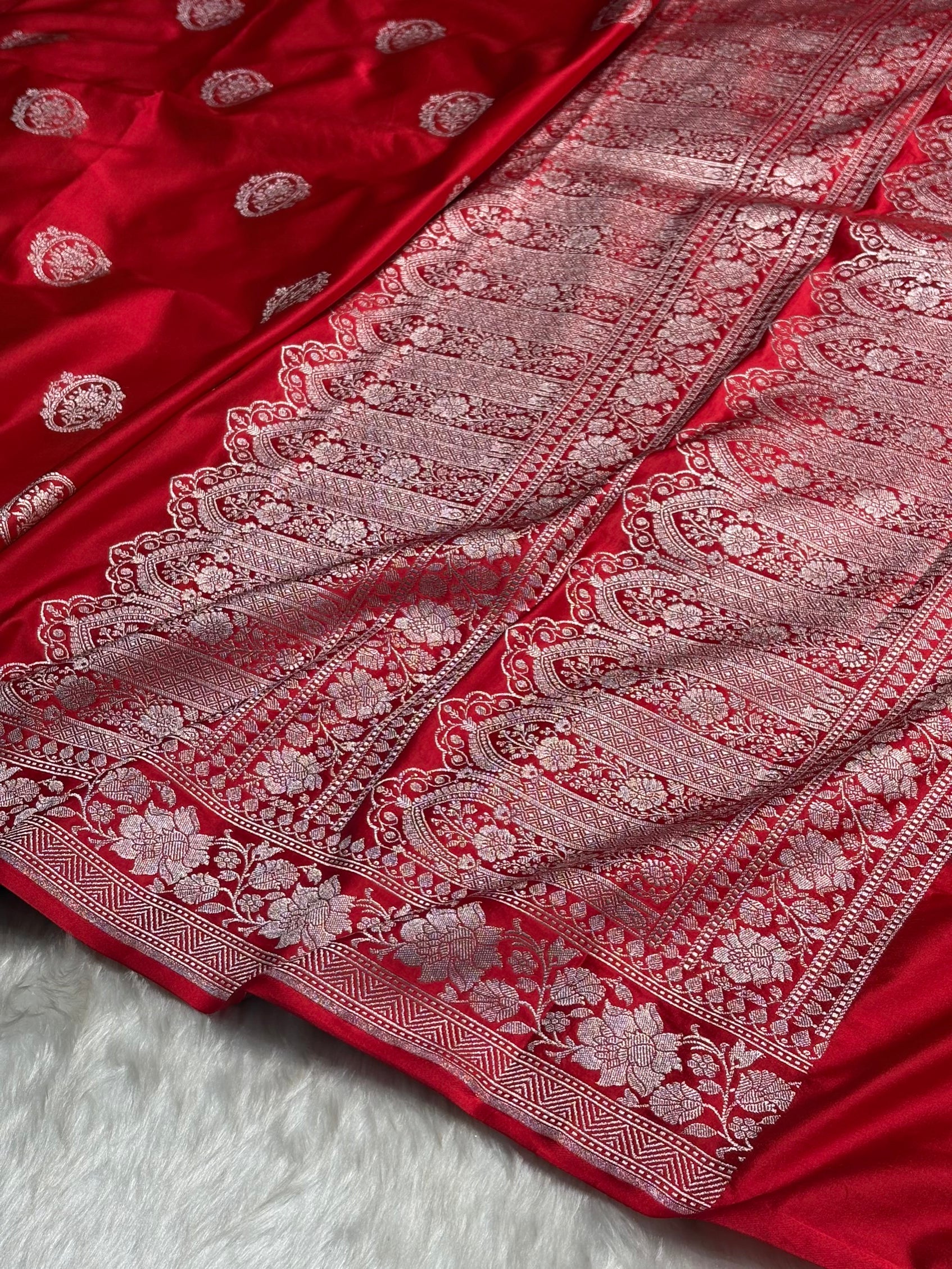 Red Shades Boota Mashru Silk Saree MS24