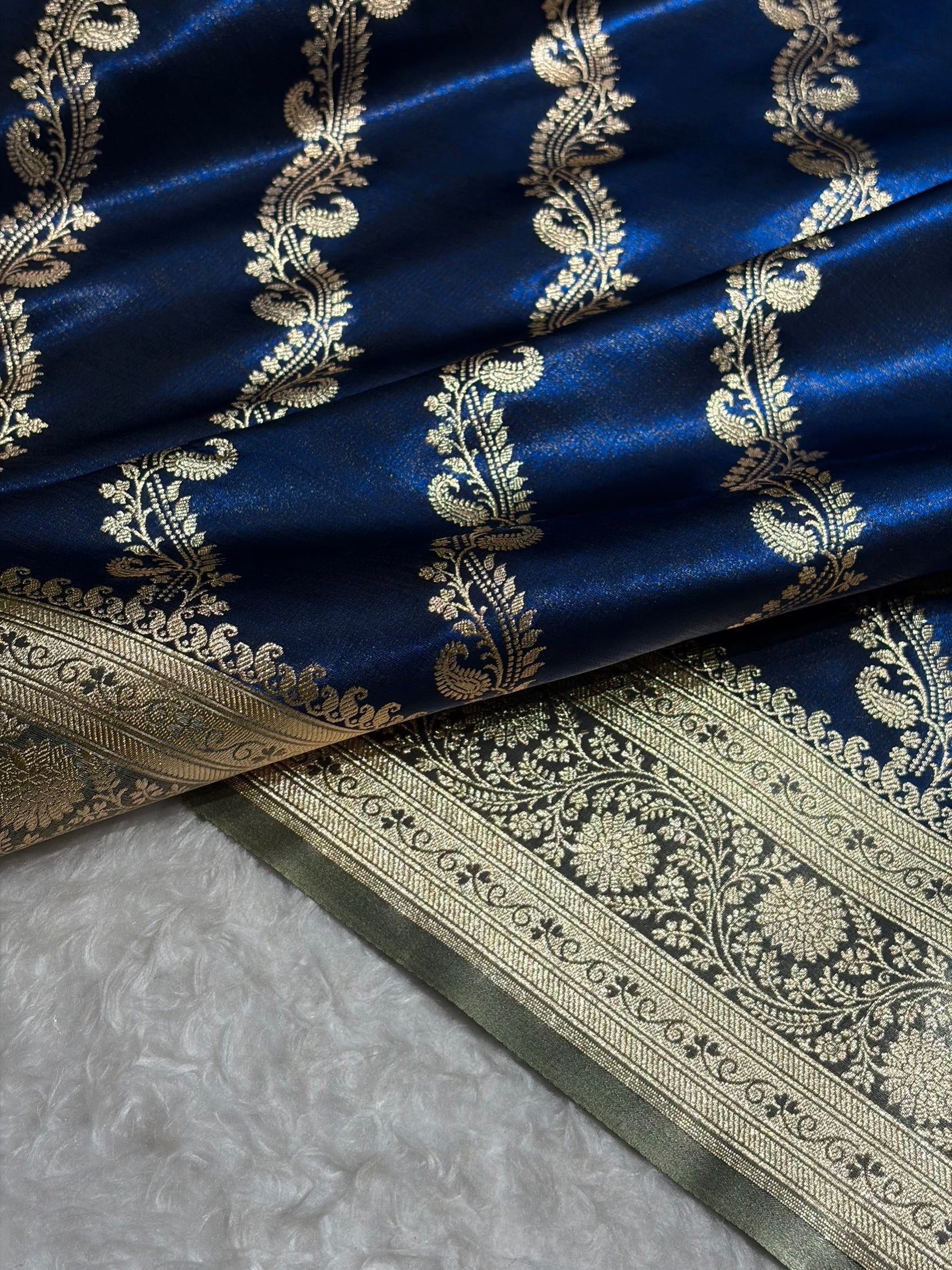 Royal Blue Contrast Shades Cross Pattern Banarasi Satin Silk Saree SS39
