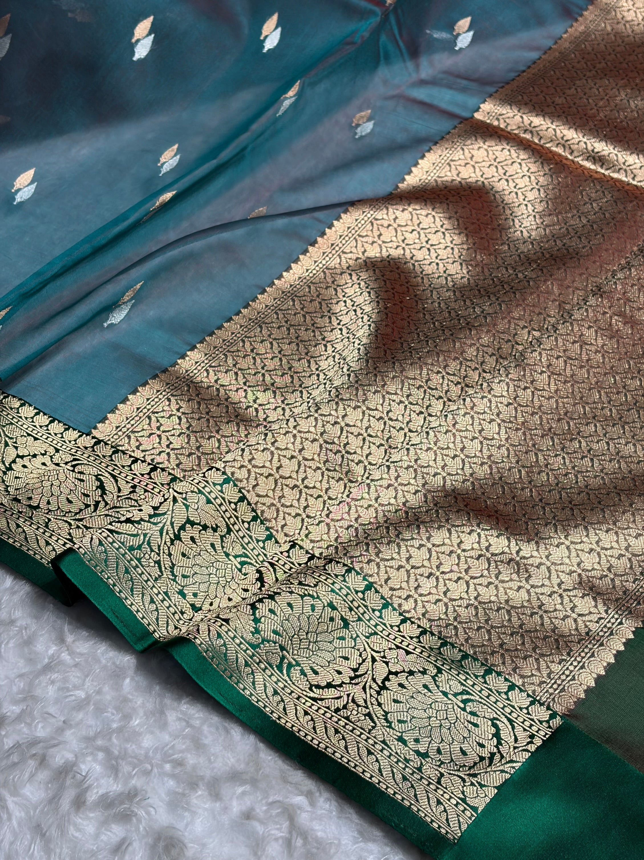 Contrast Pure Banarasi Organza Reddish Rama With Bottle Green Floral Banarasi Silk Saree PO-12