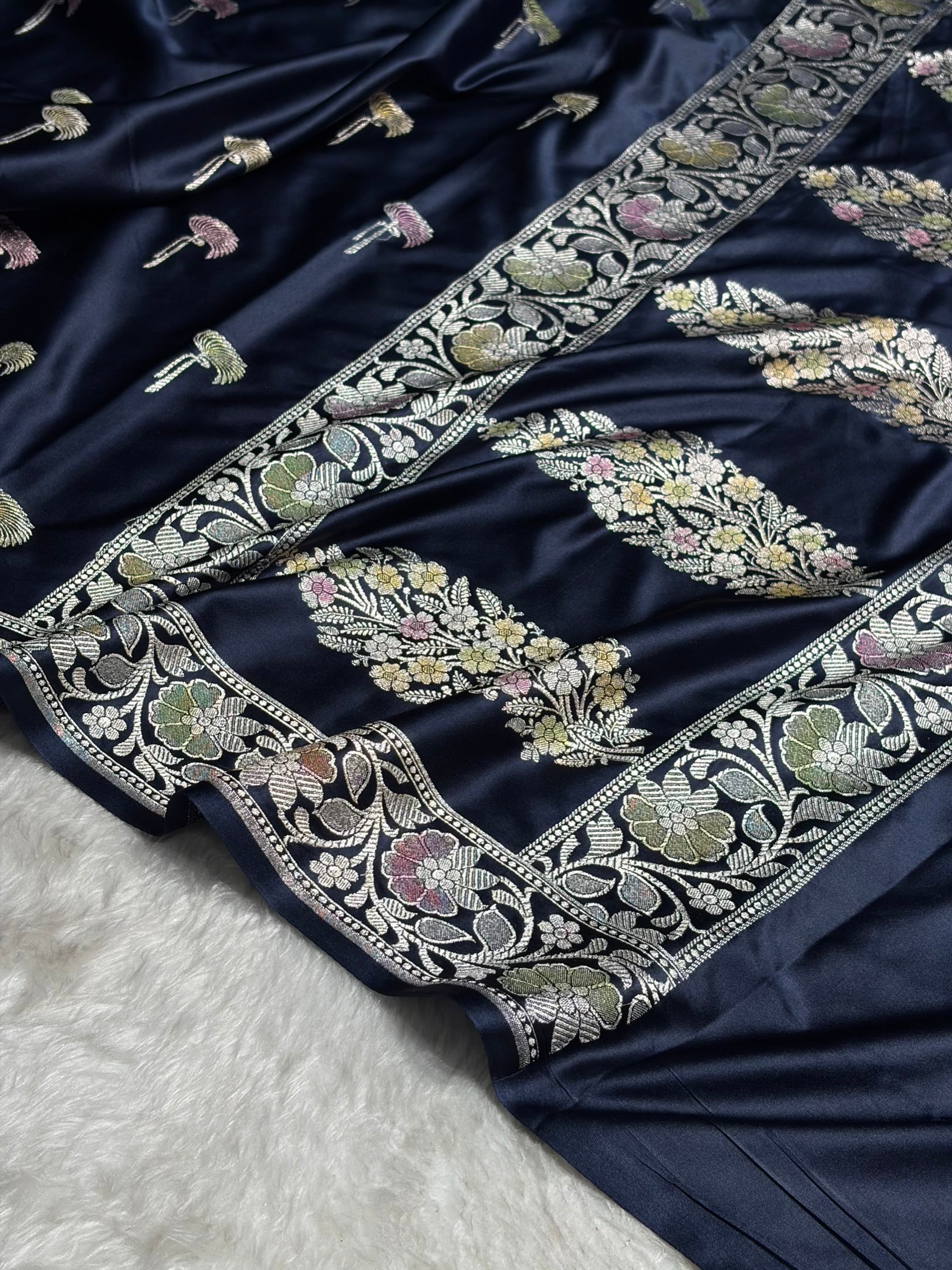 Navy Blue Shades Banarasi Minakari Floral Booti Mashru Silk Saree MS55