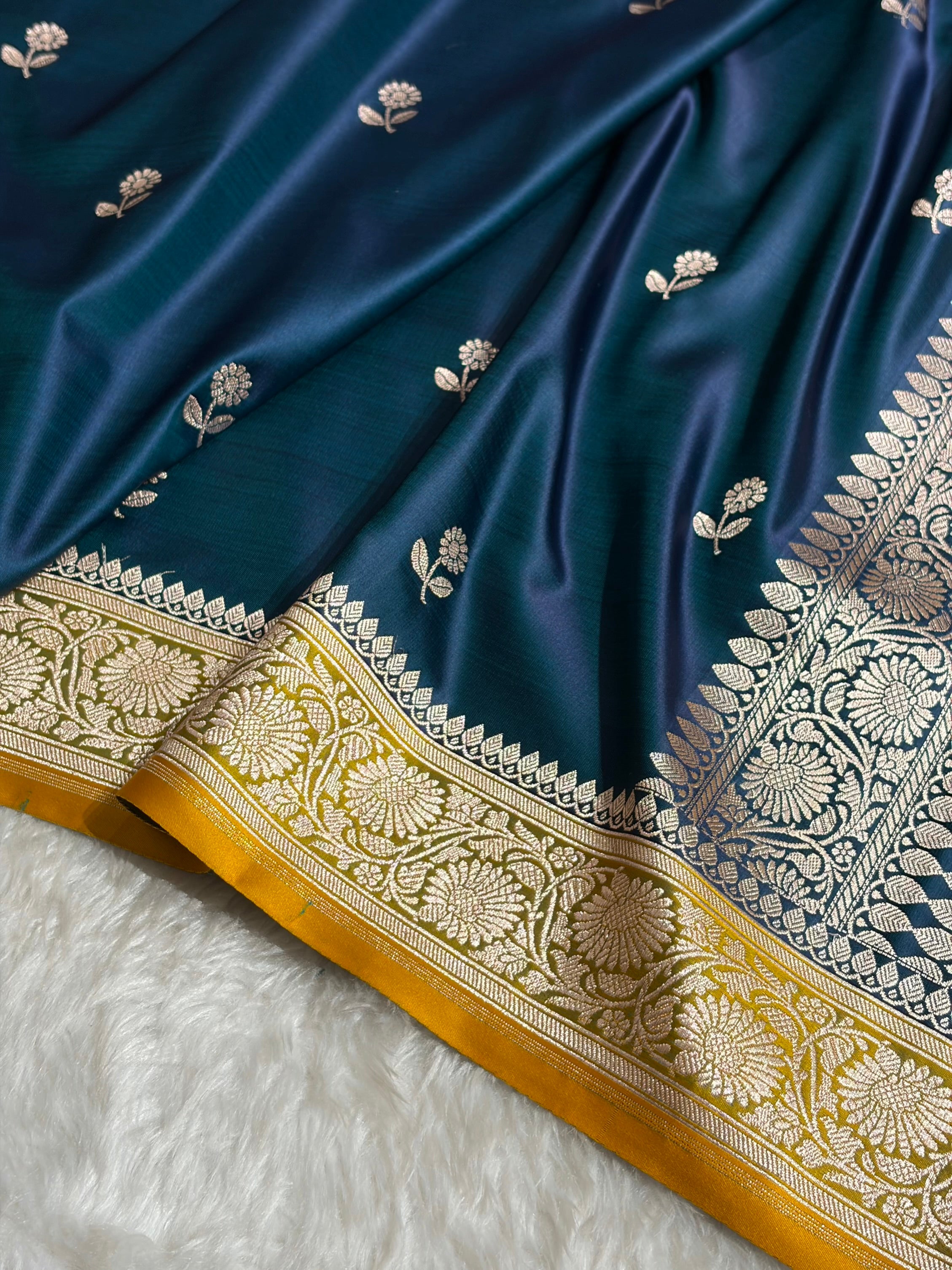 Contrast Peacock / Mustard Shades Banarasi Booti Pattern Mashru Silk Saree MSM-137