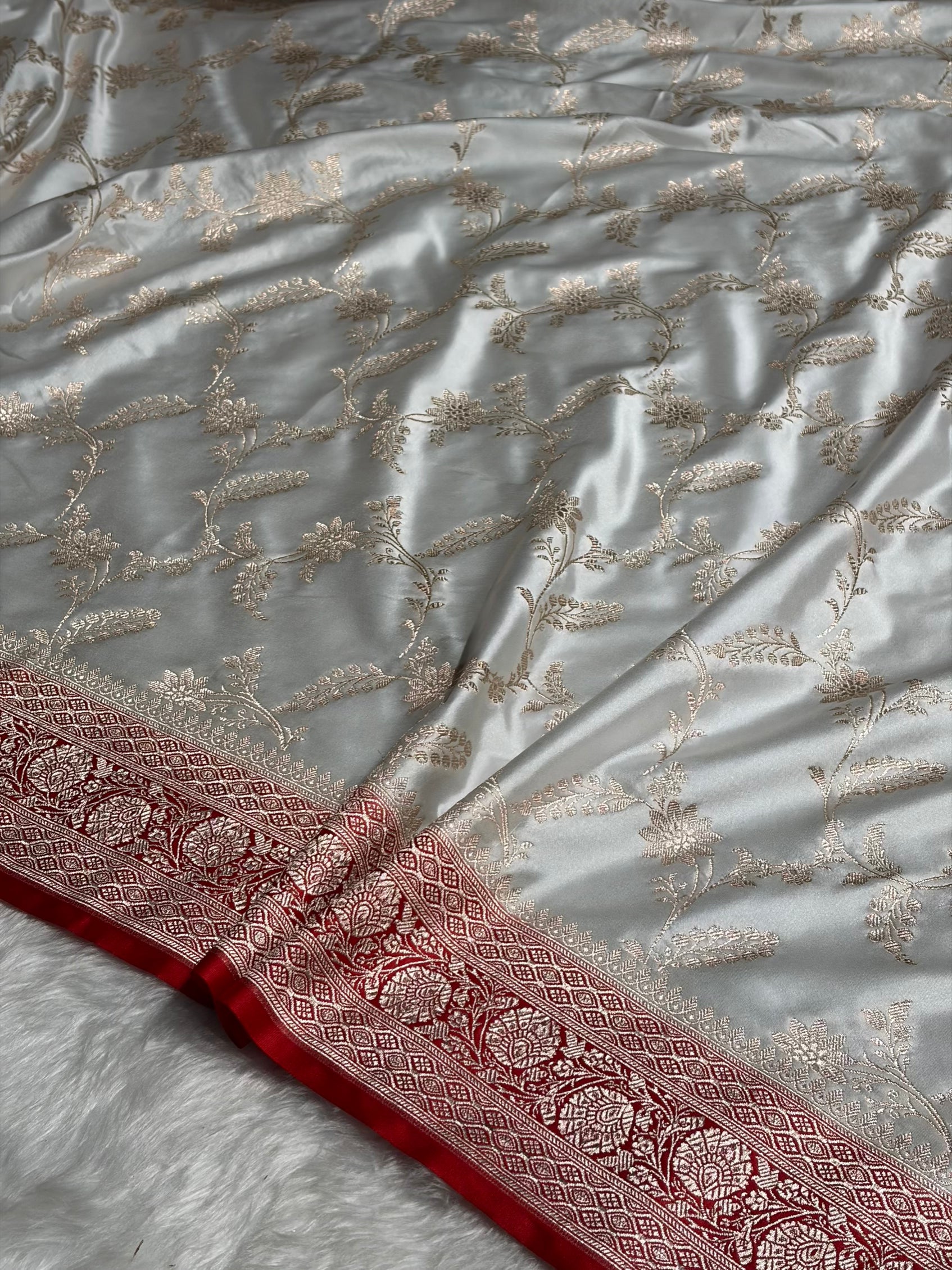 White with Red Contrast Jaal Mashru Silk Saree MS23