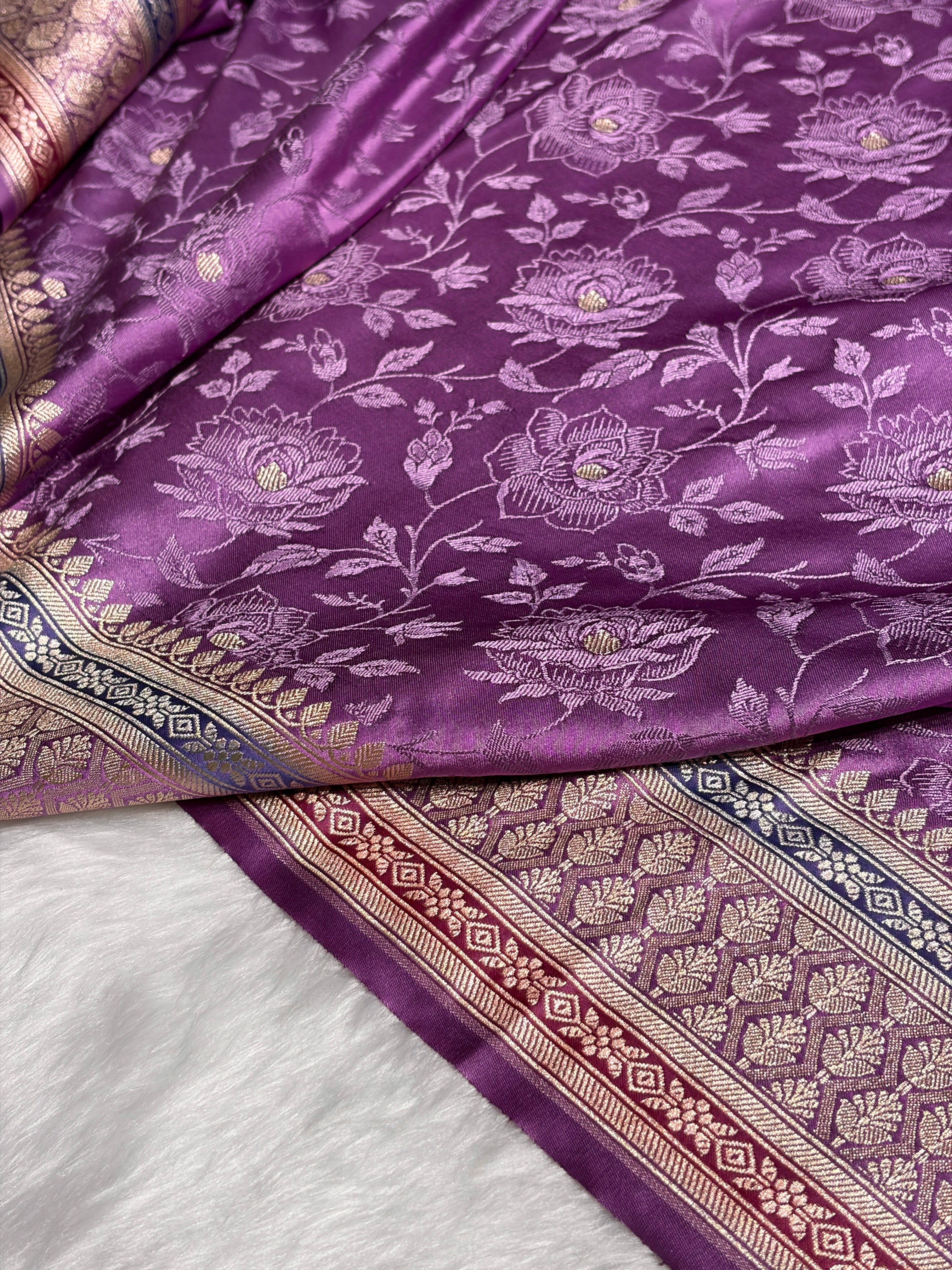 Dark Lavender Shades Minakari Tanchoi Floral Booti Mashru Silk Saree MS59